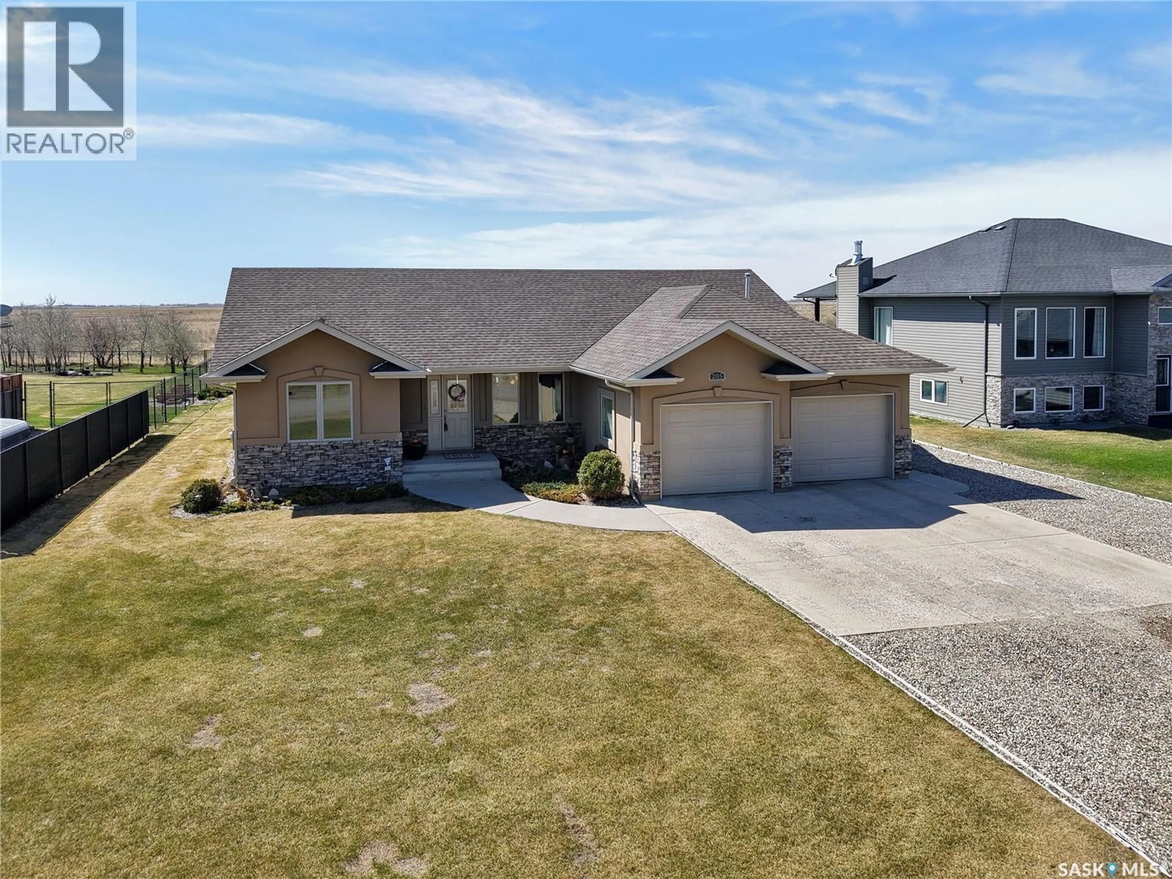 A pic from outside/outdoor area/front of a property/back of a property/a pic from drone, street for 205 PRAIRIE VIEW COURT, Hepburn Saskatchewan S0K1Z0