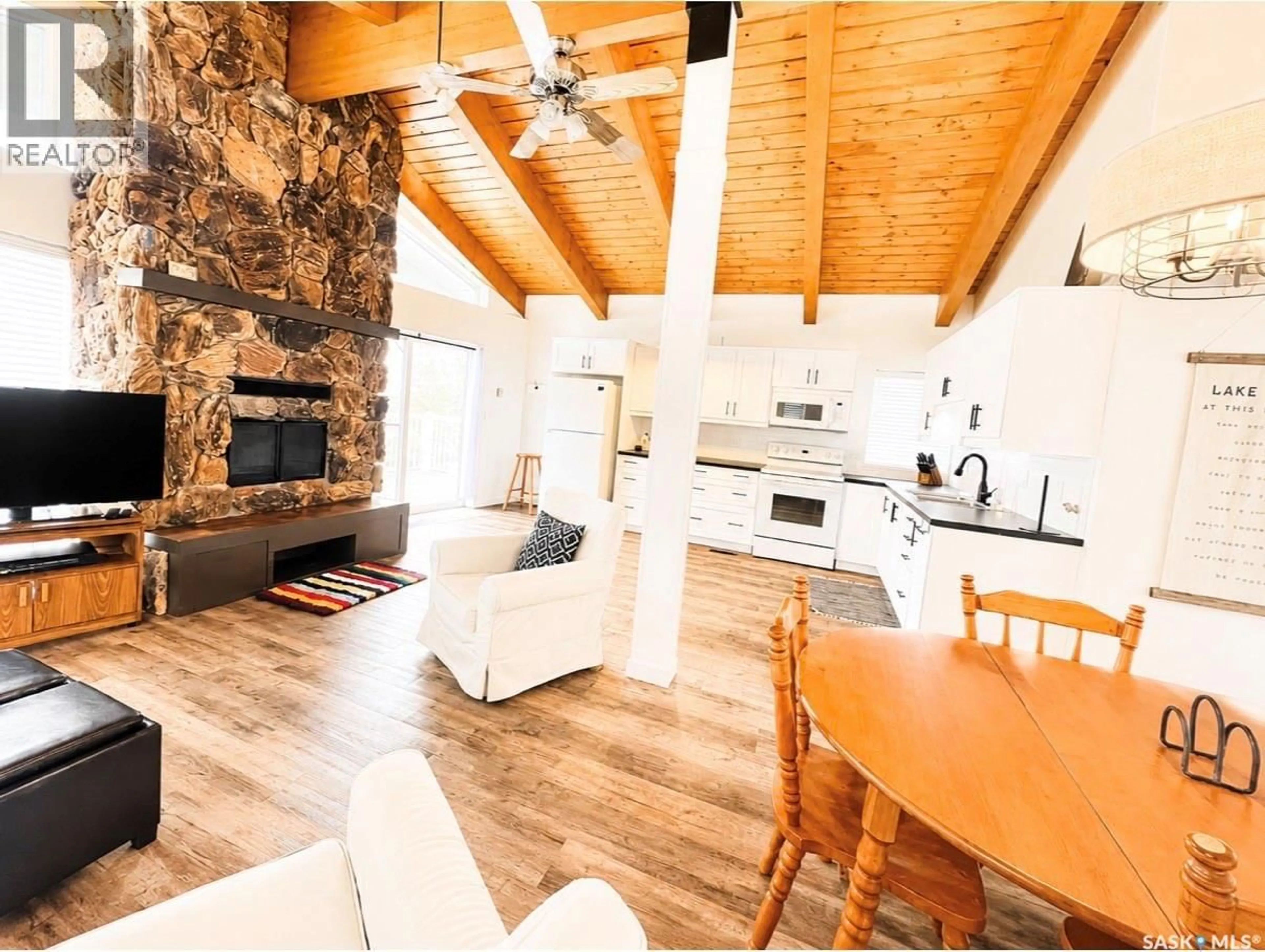 Open concept kitchen, wood/laminate floor for 45 MAINPRIZE BAY, Maple Bush Rm No. 224 Saskatchewan S0H3P0