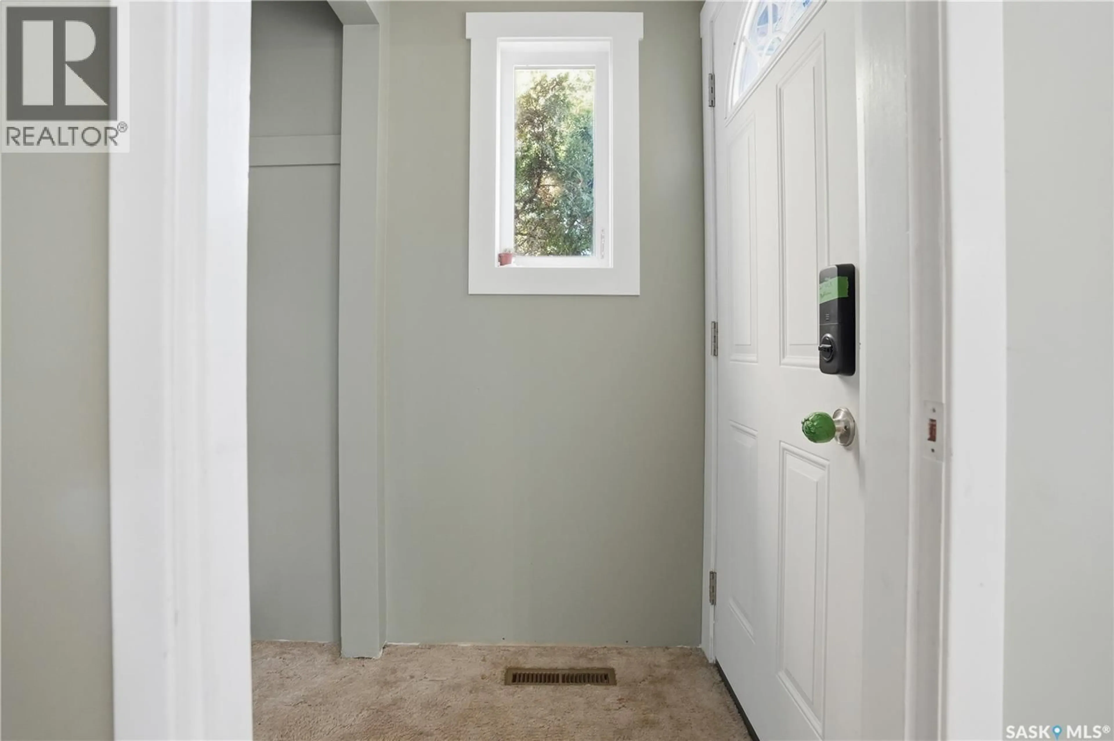 Indoor entryway for 1874 BRODER STREET, Regina Saskatchewan S4N3R8