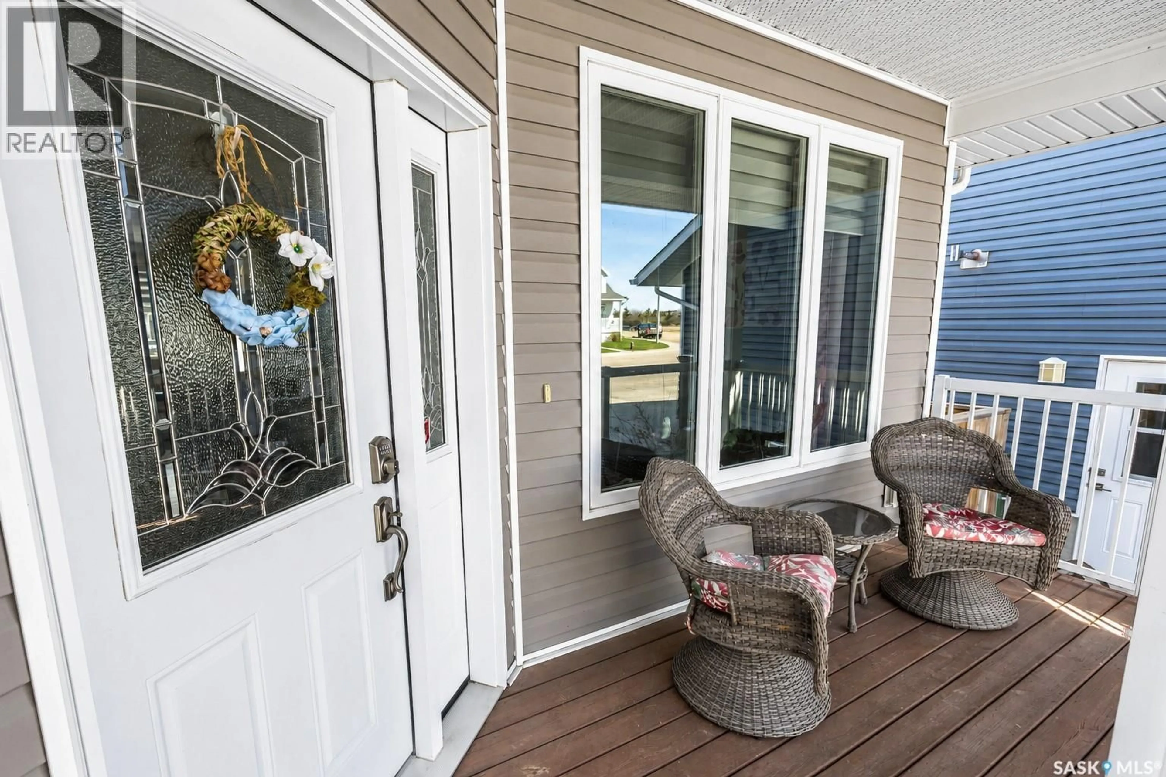 Indoor entryway for 148 WELLINGTON DRIVE, Moose Jaw Saskatchewan S6K0A6