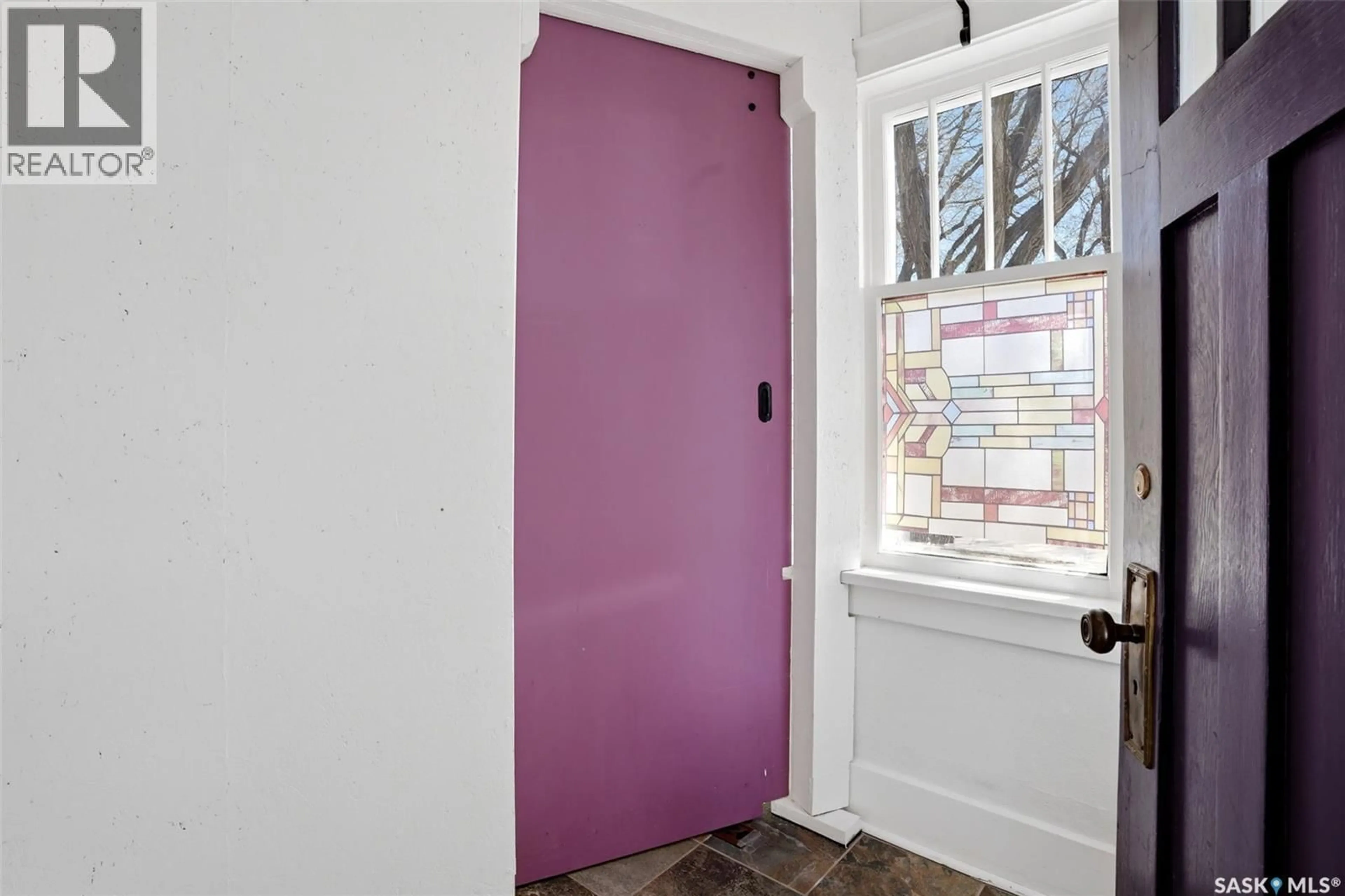 Indoor entryway for 2336 WINNIPEG STREET, Regina Saskatchewan S4P1H3