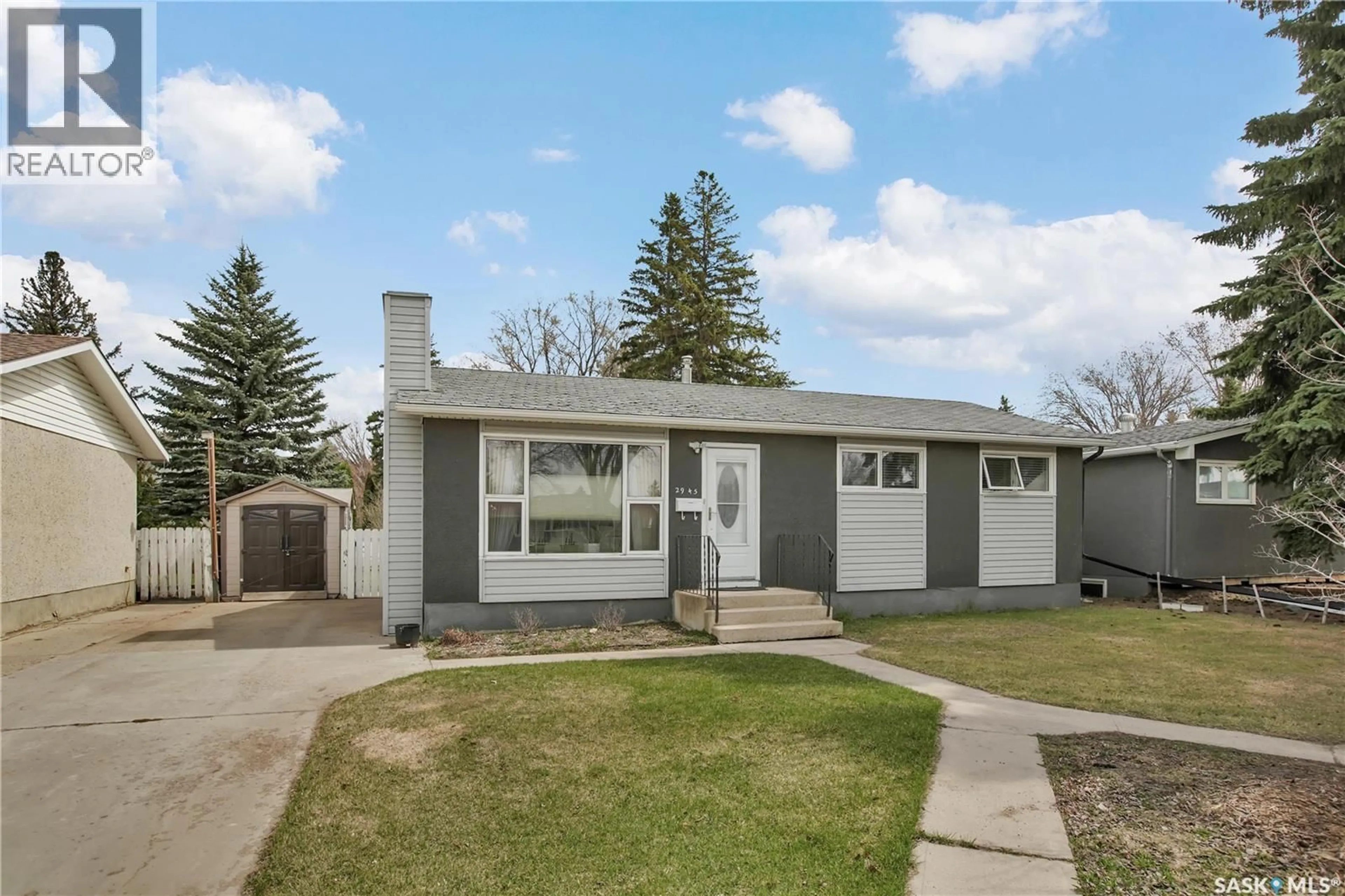 Home with vinyl exterior material, street for 2945 PRESTON AVENUE, Saskatoon Saskatchewan S7J2G8