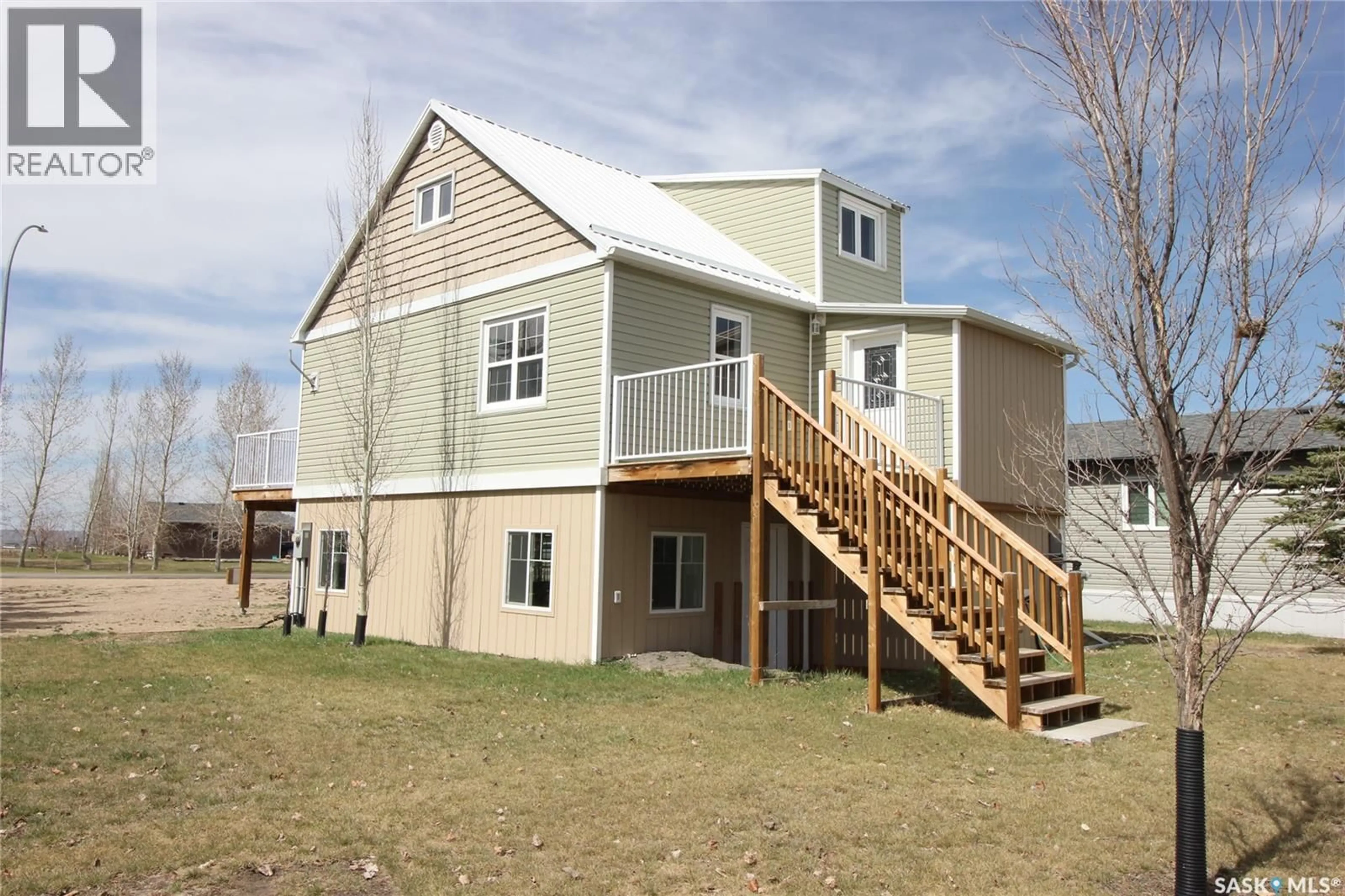 Home with vinyl exterior material, building for 10 LOUISE CRESCENT, Katepwa Beach Saskatchewan S0G2K0