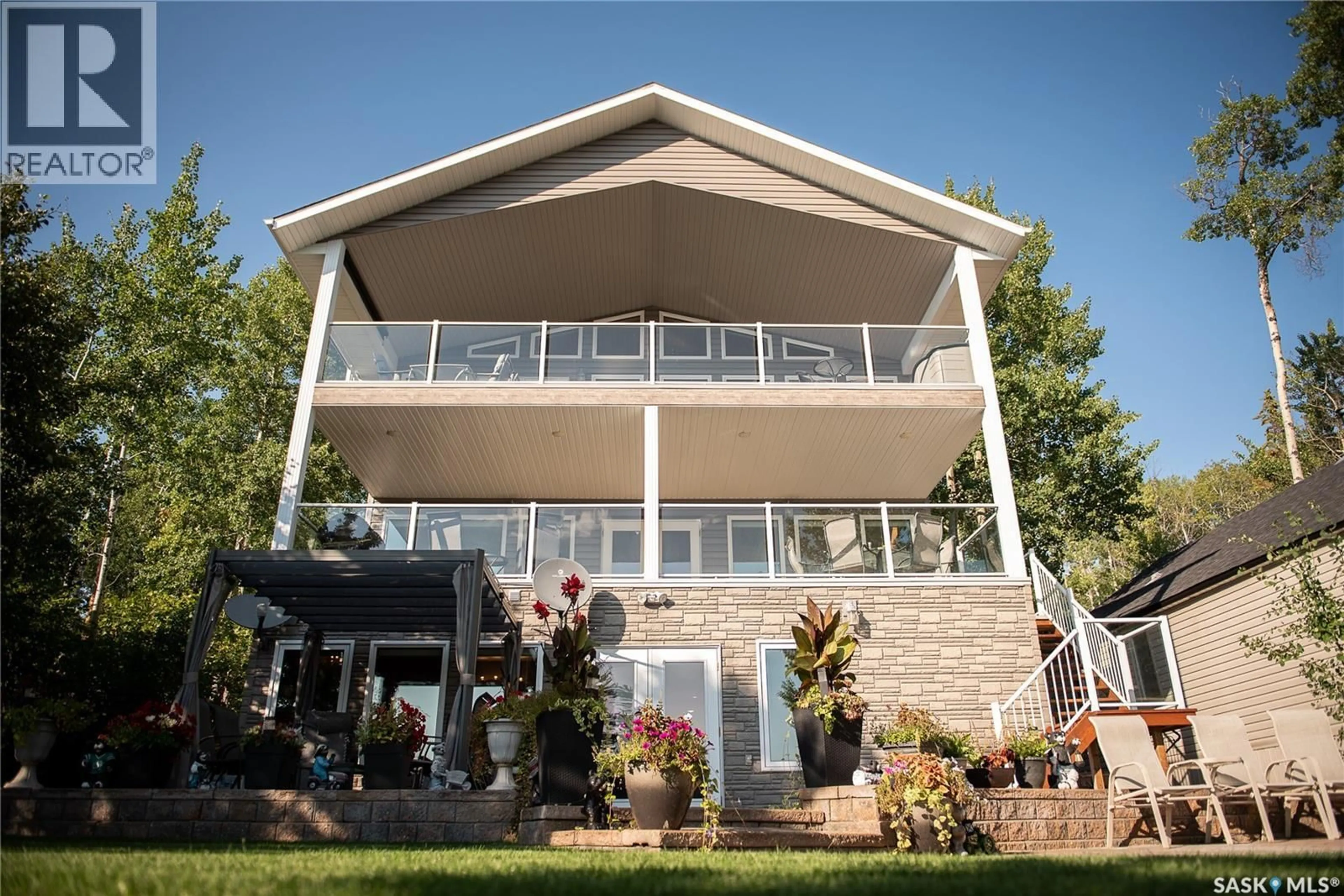 Home with vinyl exterior material, building for 53 LAKESIDE DRIVE, Tisdale Saskatchewan S0E1T0
