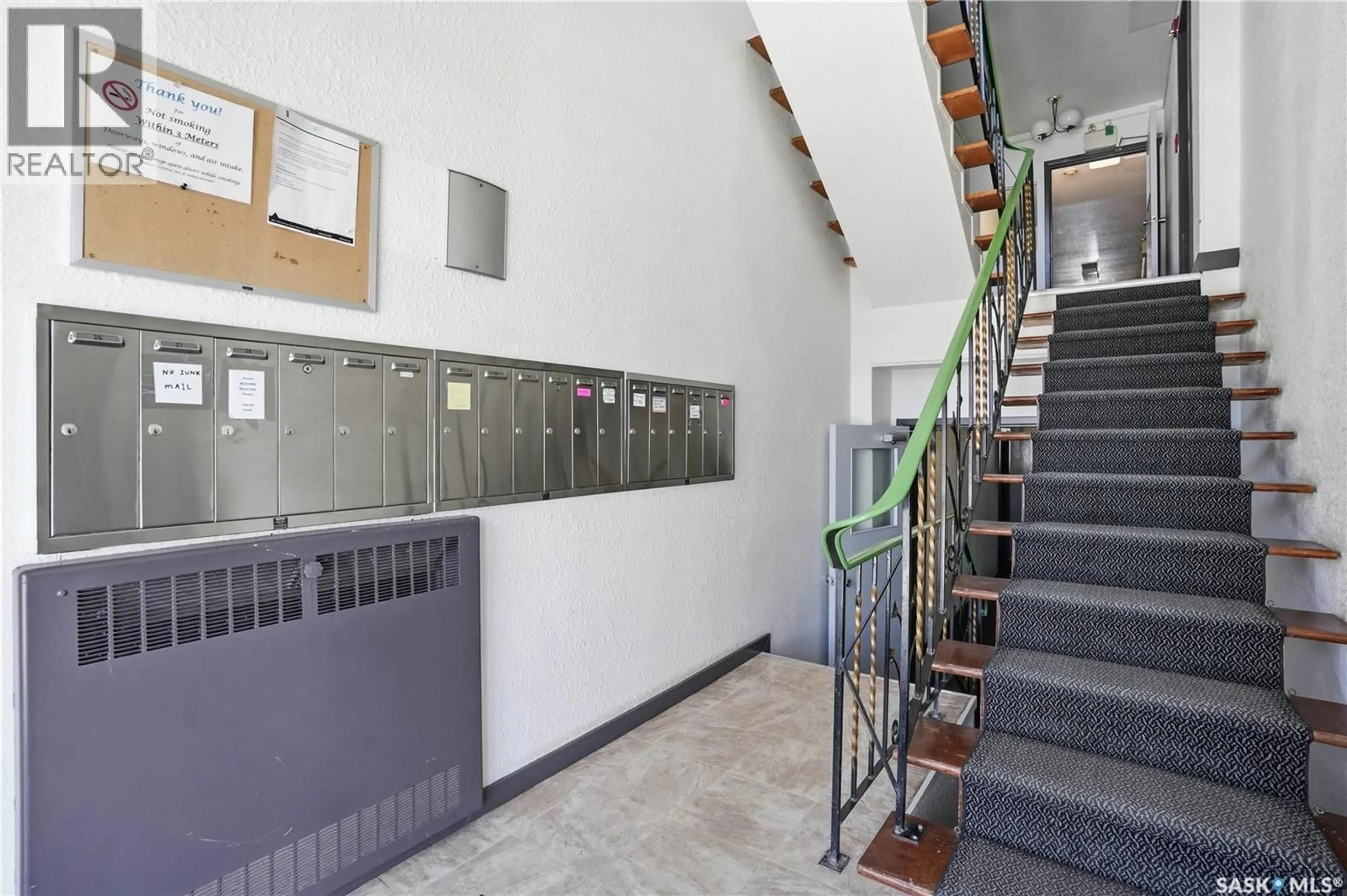 Indoor foyer for 28 42 SPENCE STREET, Regina Saskatchewan S4S4H4