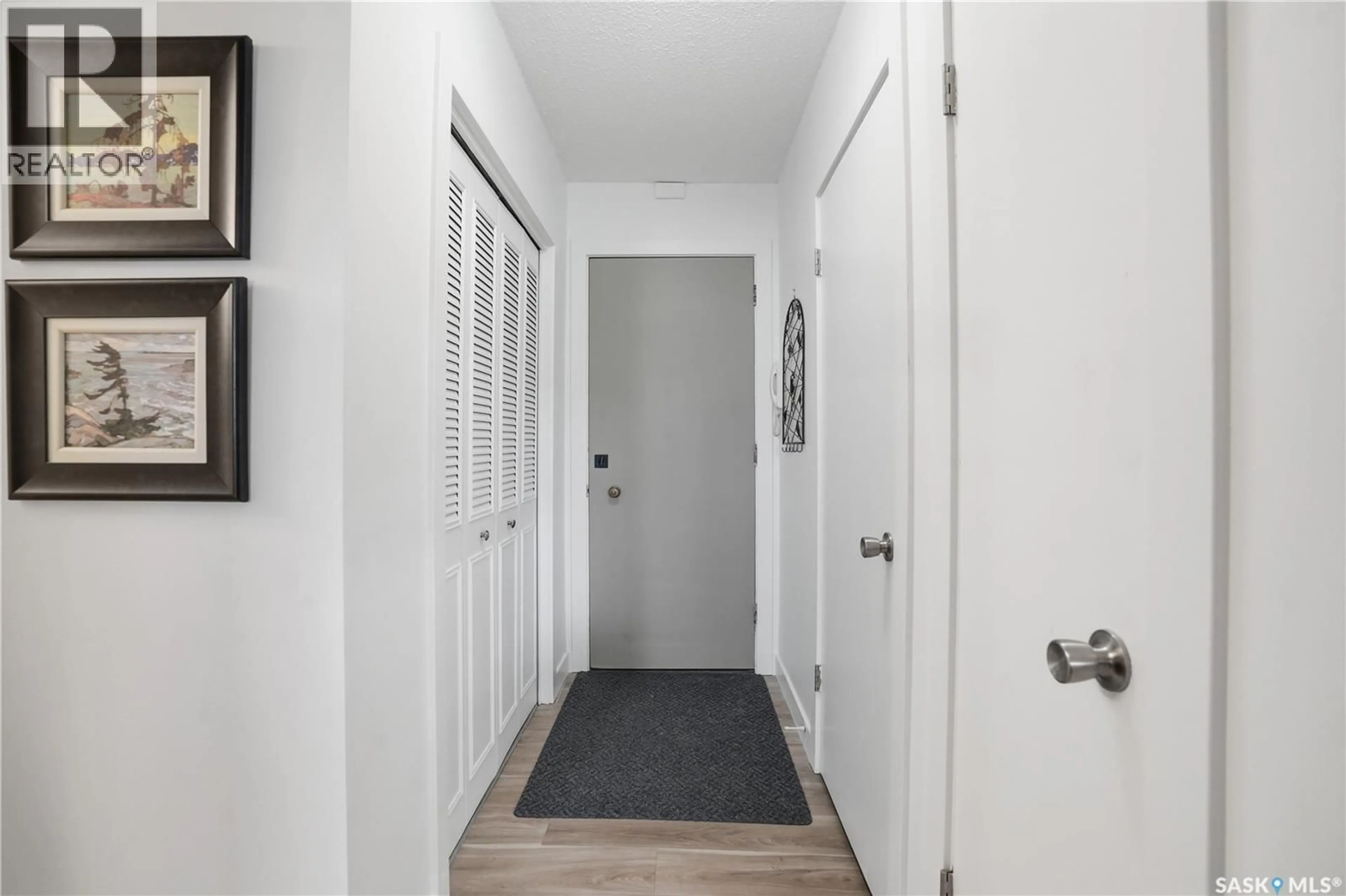 Indoor entryway for 28 42 SPENCE STREET, Regina Saskatchewan S4S4H4