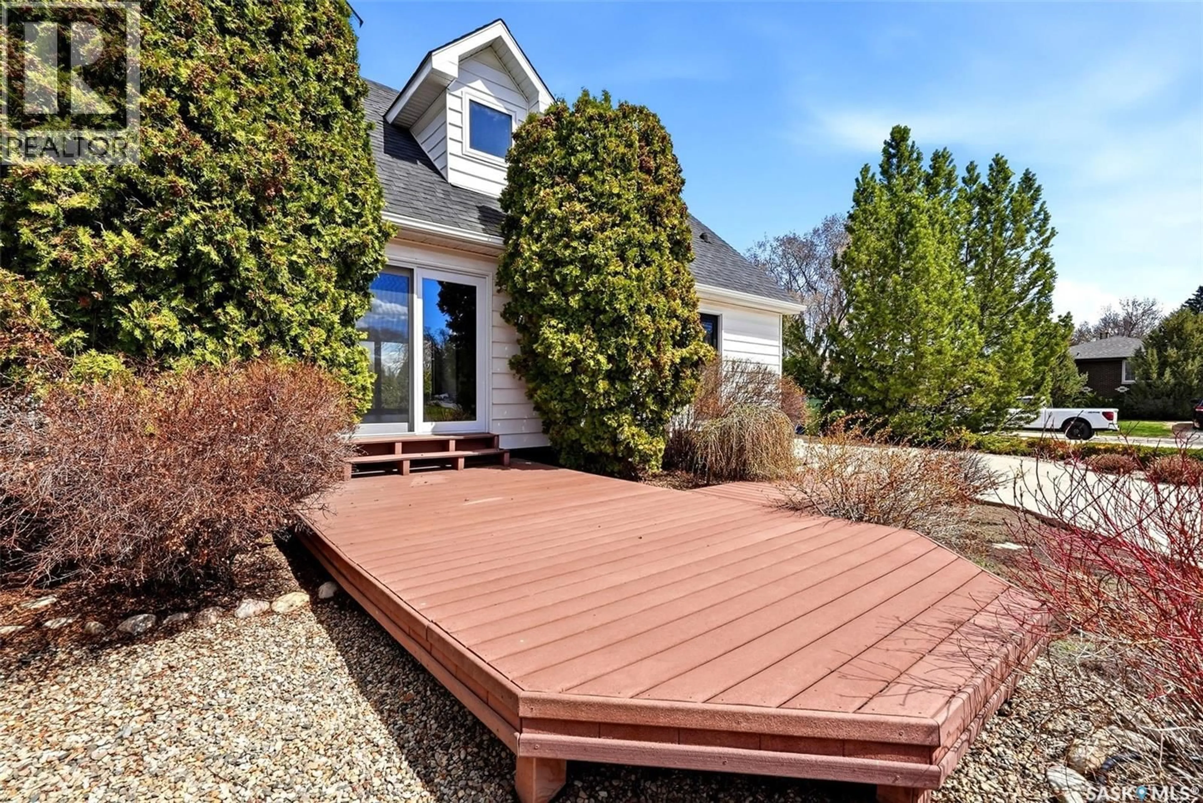 Home with vinyl exterior material, unknown for 4 BANNISTER AVENUE, Regina Saskatchewan S4R5K9