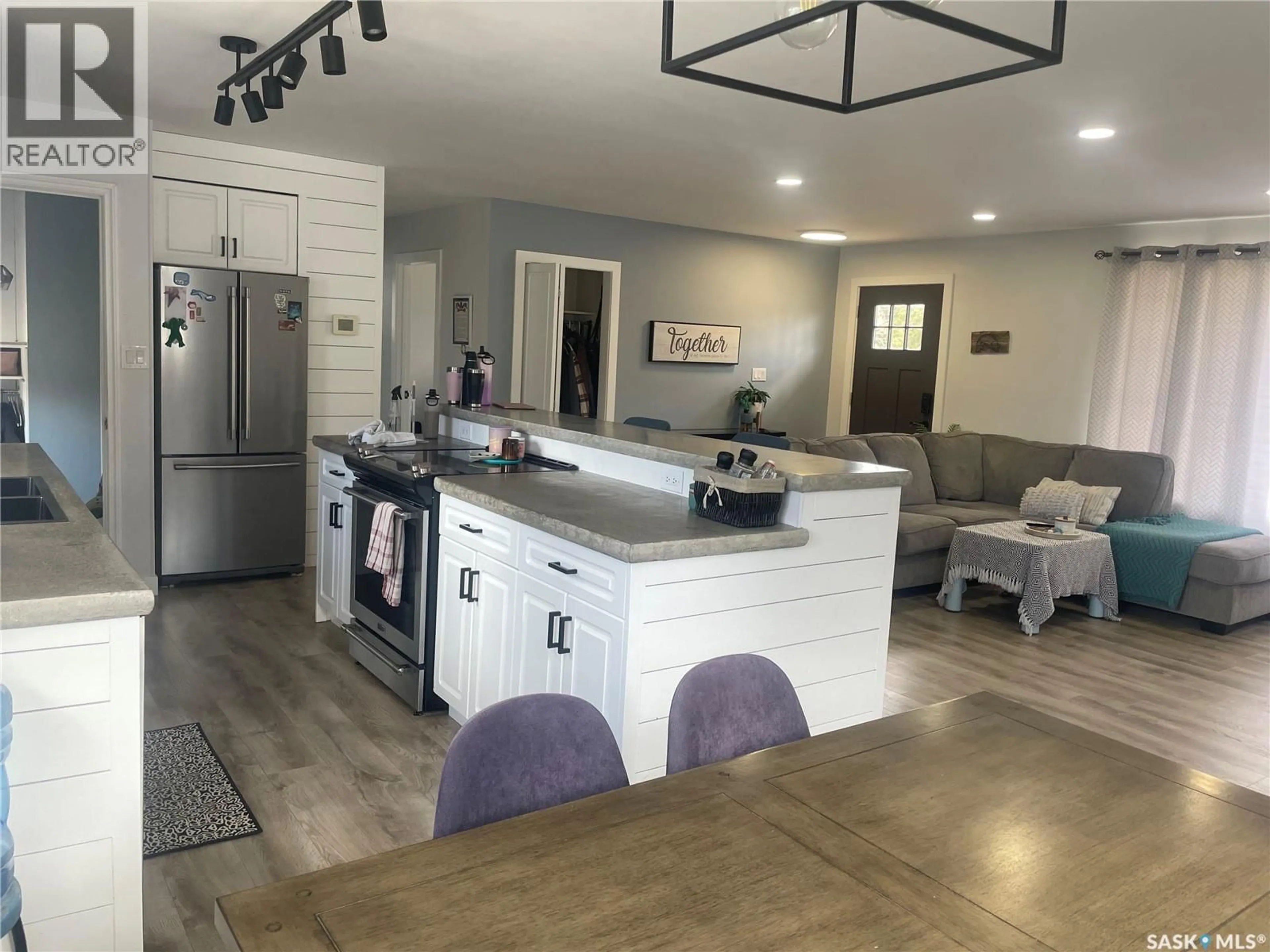 Open concept kitchen, ceramic/tile floor for 525 6TH STREET, Wadena Saskatchewan S0A4J0