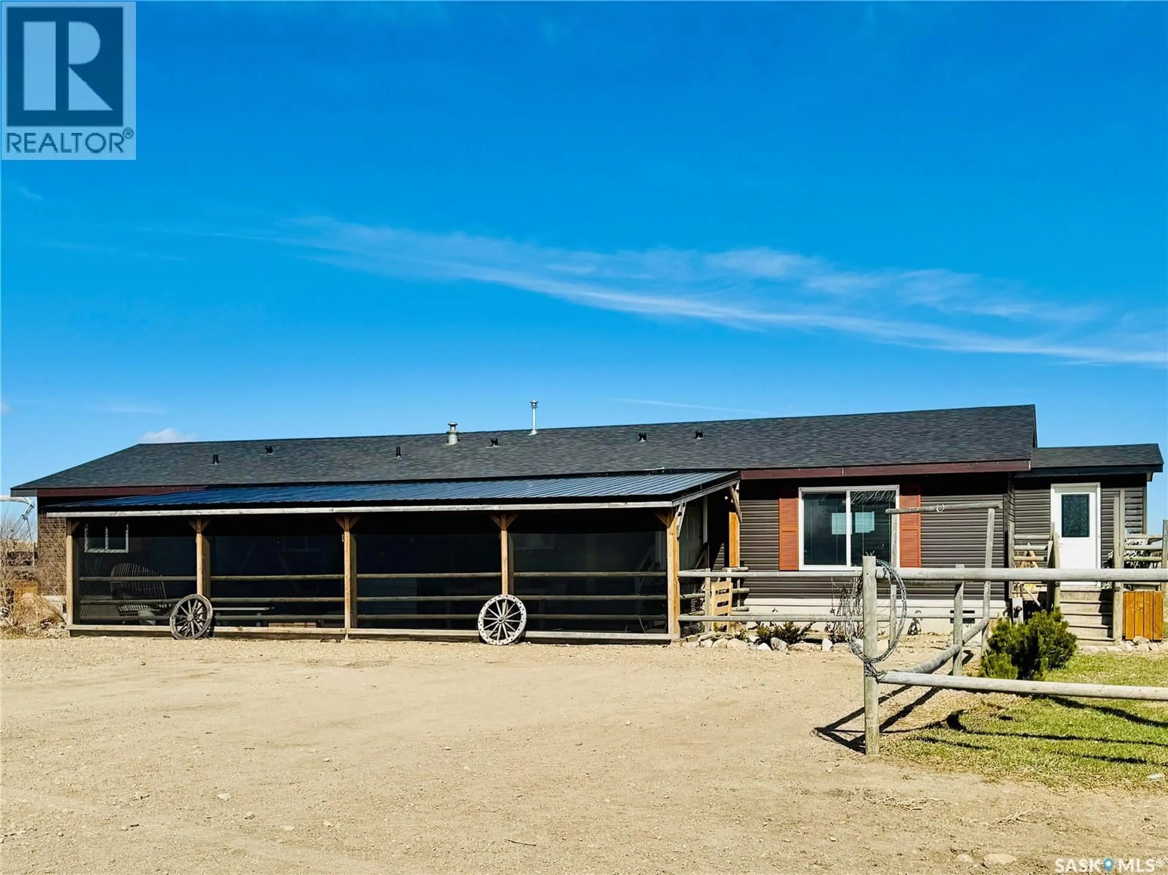 A pic from outside/outdoor area/front of a property/back of a property/a pic from drone, building for REISS ACREAGE, Vibank Saskatchewan S0G4Y0