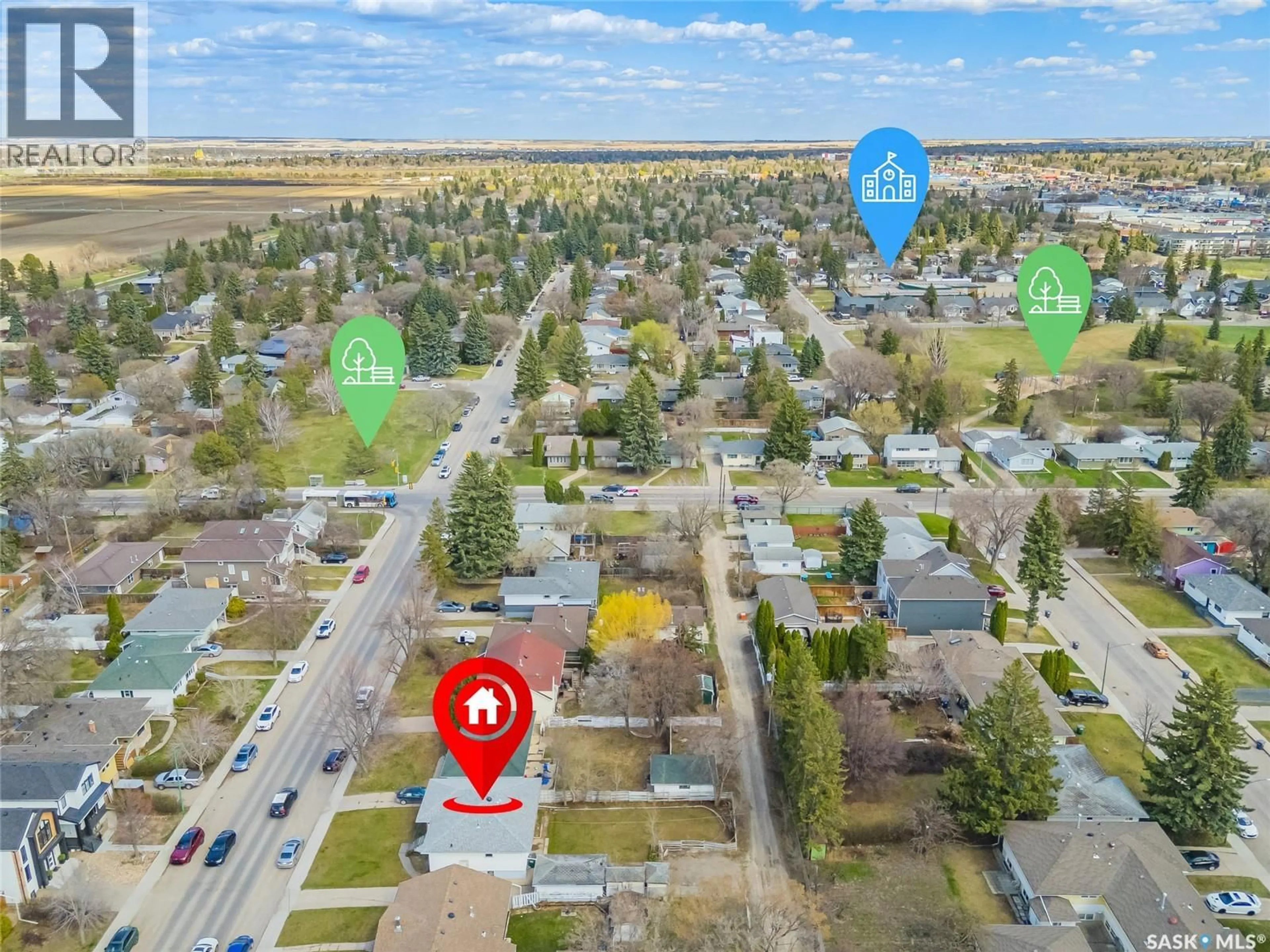 A pic from outside/outdoor area/front of a property/back of a property/a pic from drone, street for 1406 12TH STREET, Saskatoon Saskatchewan S7H0E8