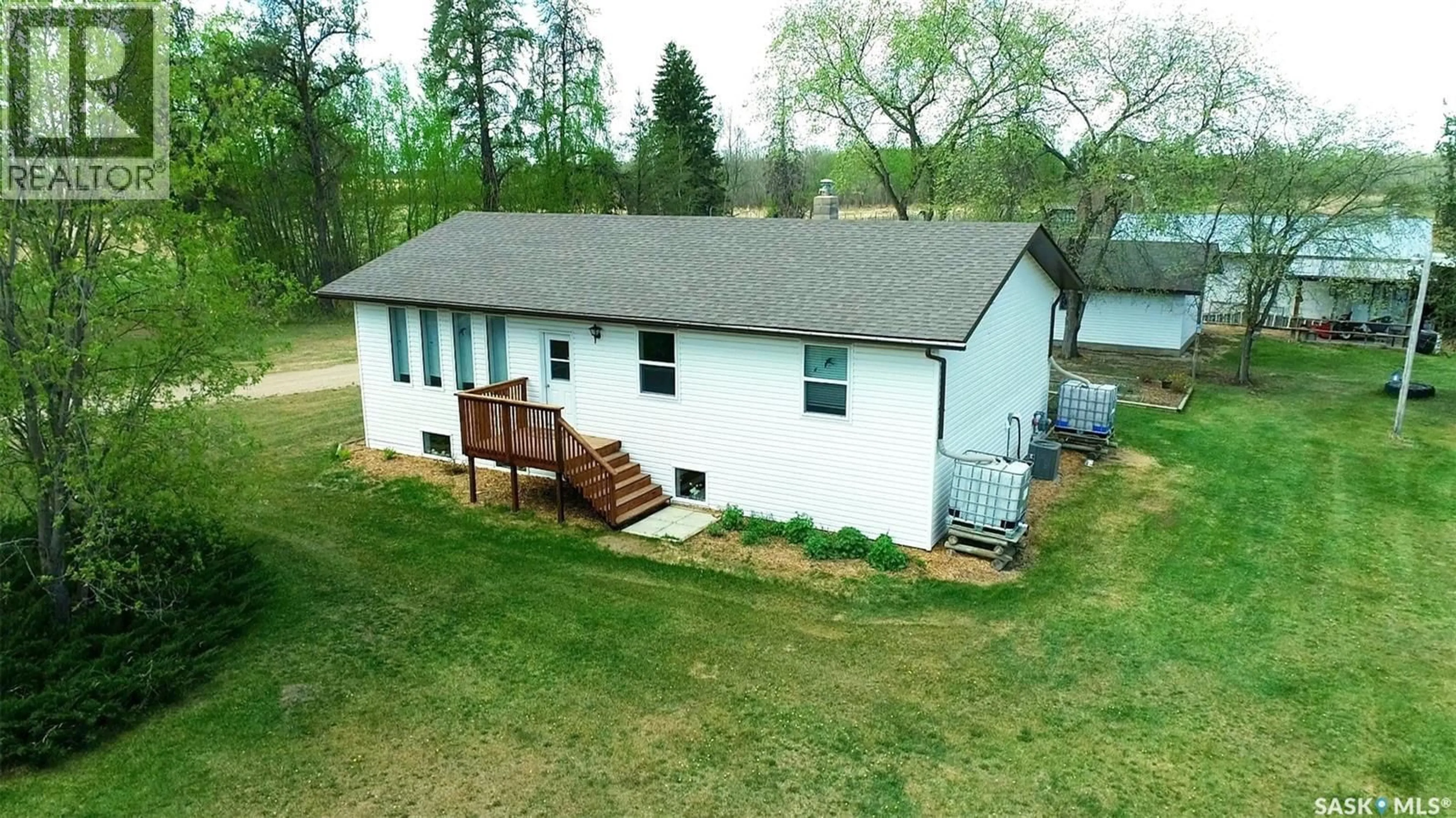 A pic from outside/outdoor area/front of a property/back of a property/a pic from drone, unknown for SMEATON ACREAGE, Torch River Rm No. 488 Saskatchewan S0E2J0