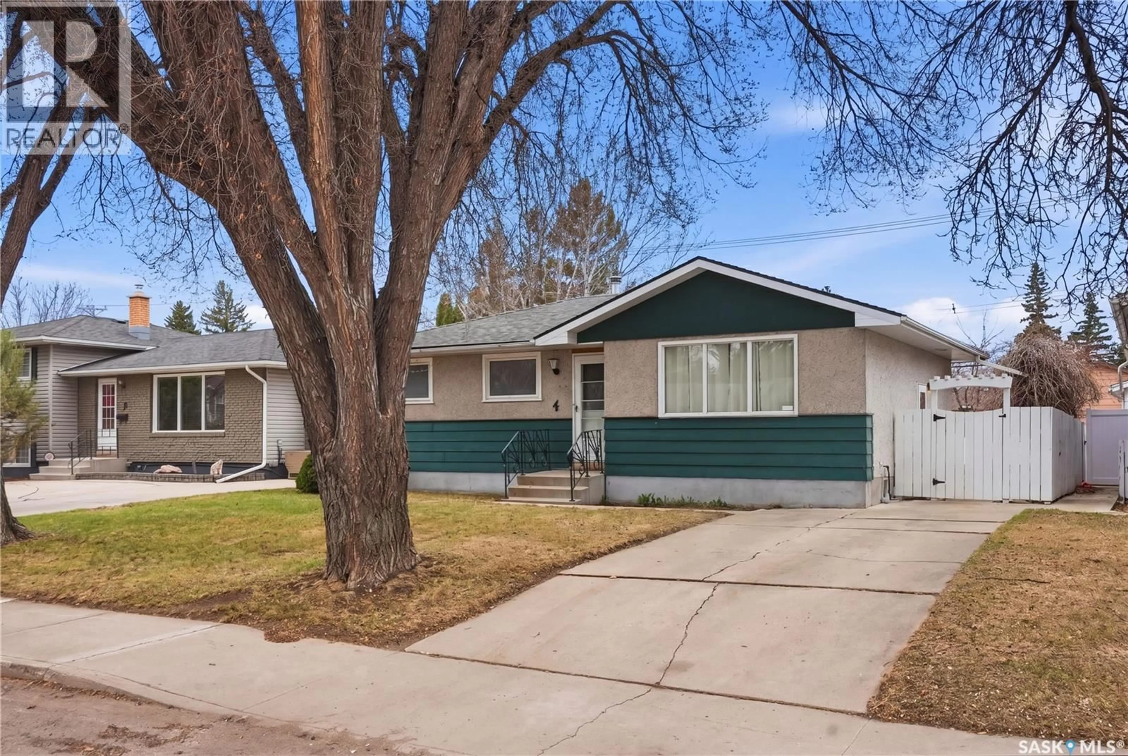 Unknown for 4 DUNNING CRESCENT, Saskatoon Saskatchewan S7J2S5
