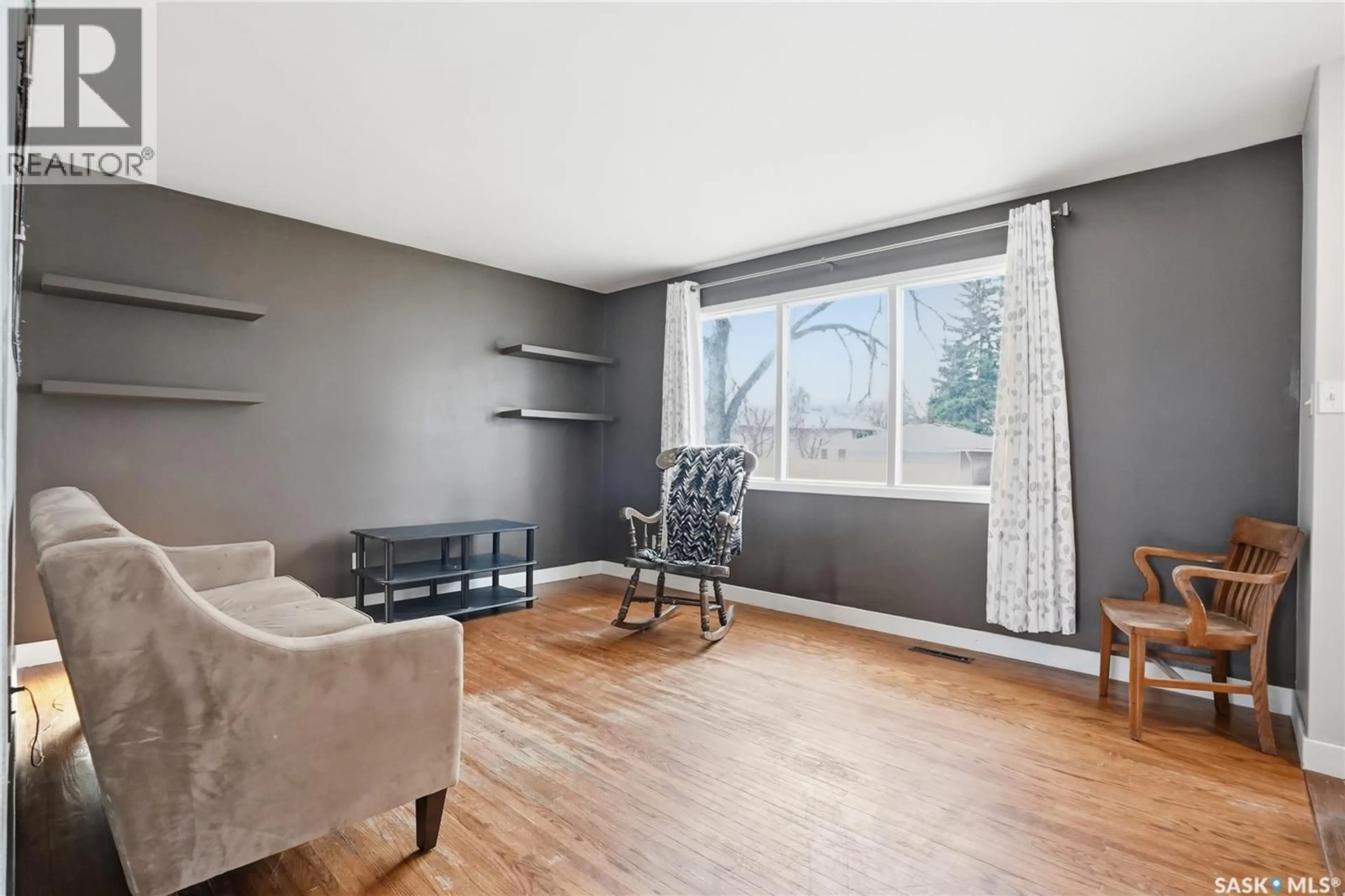 Unknown for 4 DUNNING CRESCENT, Saskatoon Saskatchewan S7J2S5