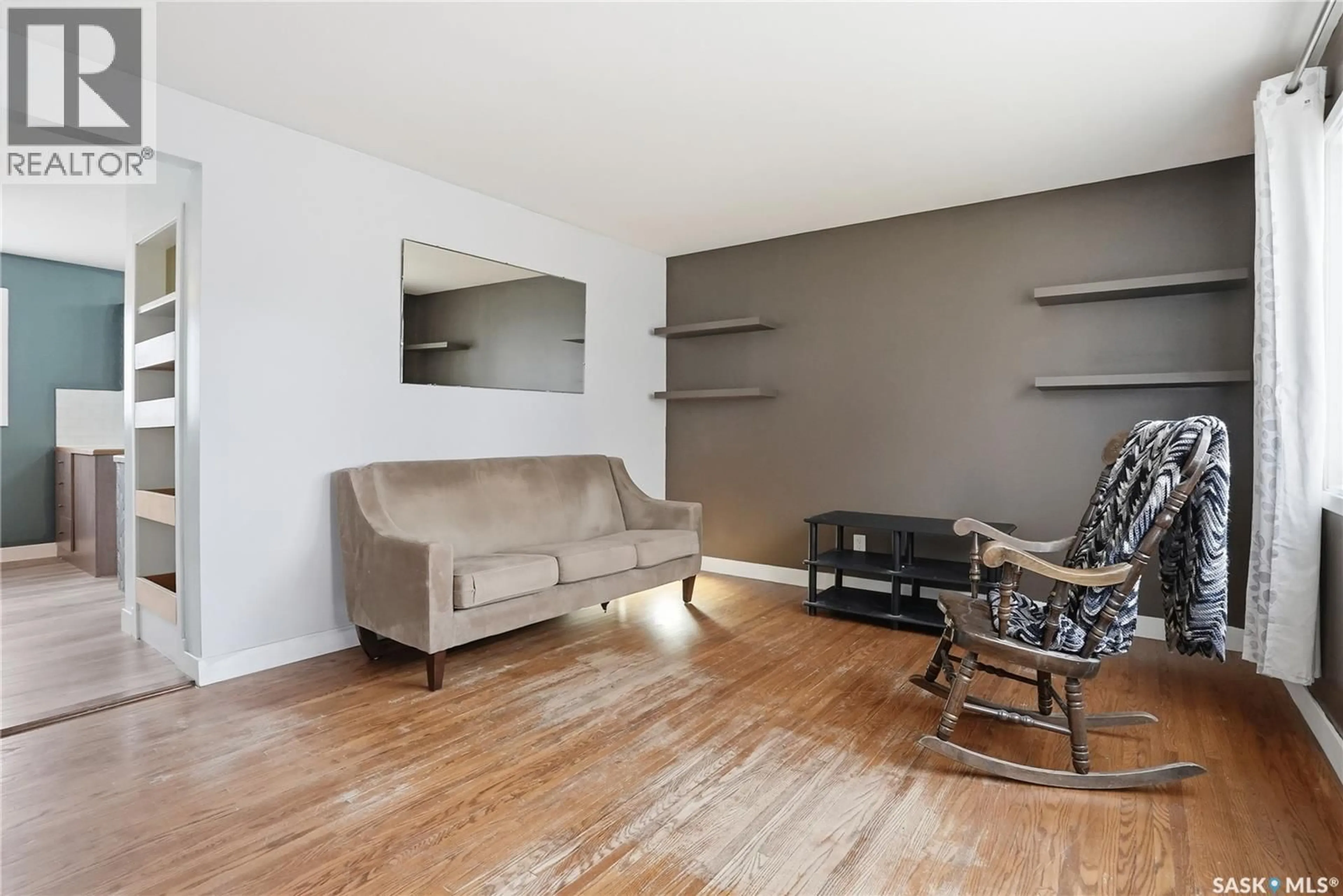 Unknown for 4 DUNNING CRESCENT, Saskatoon Saskatchewan S7J2S5