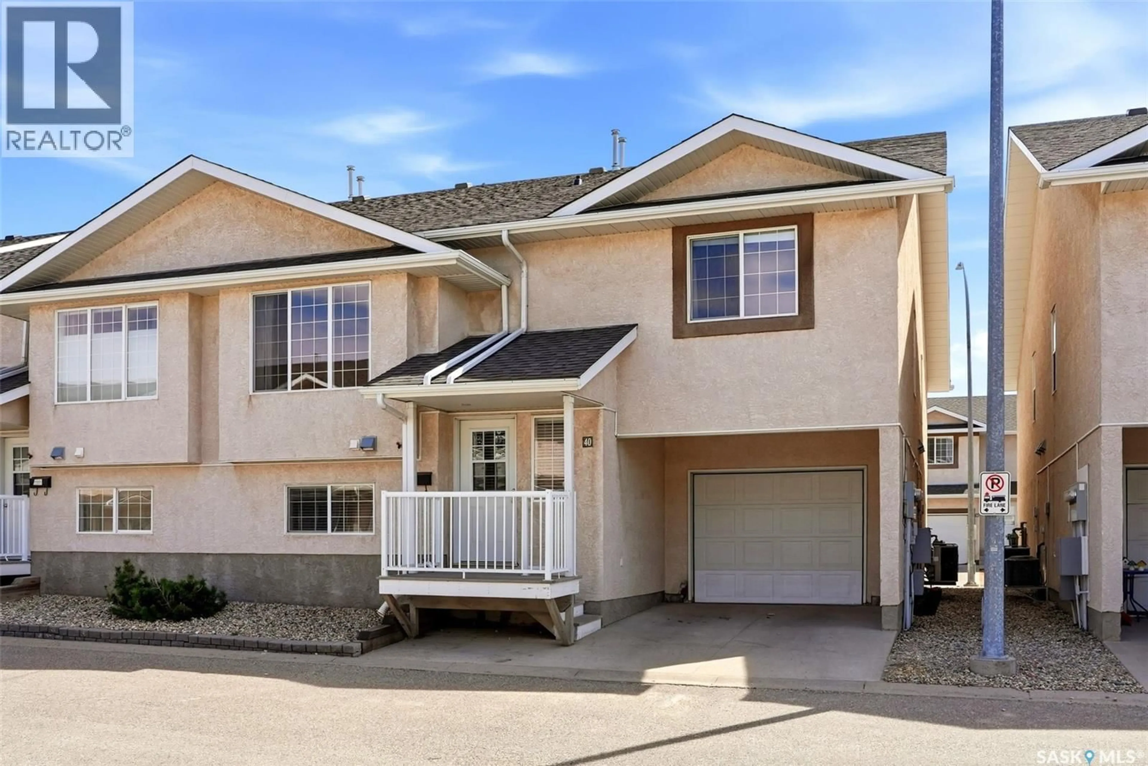 Home with vinyl exterior material, street for 40 - 2751 WINDSOR PARK ROAD, Regina Saskatchewan S4V1H1