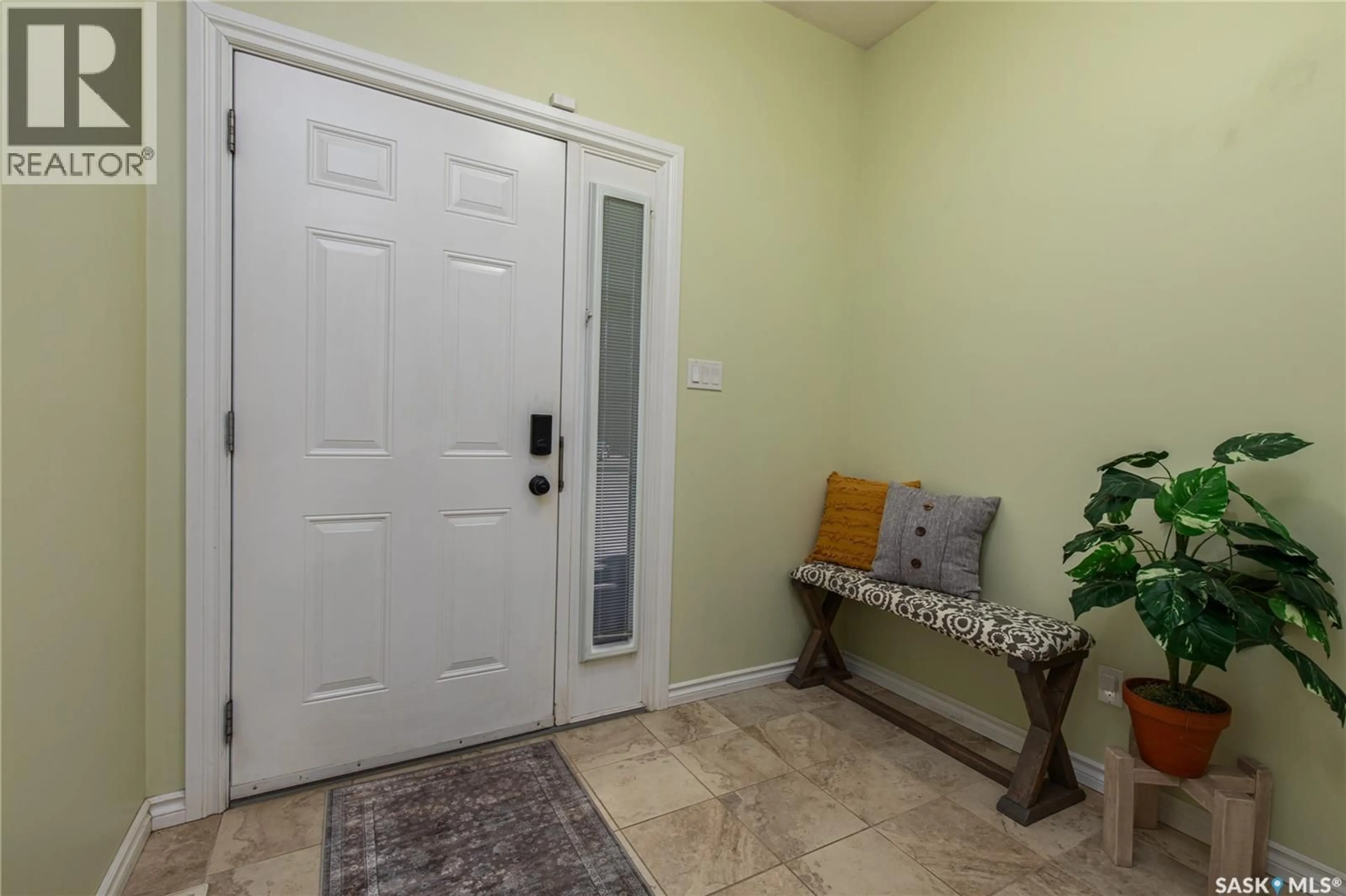 Indoor entryway for B4 - 33 WOOD LILY DRIVE, Moose Jaw Saskatchewan S6J1E6