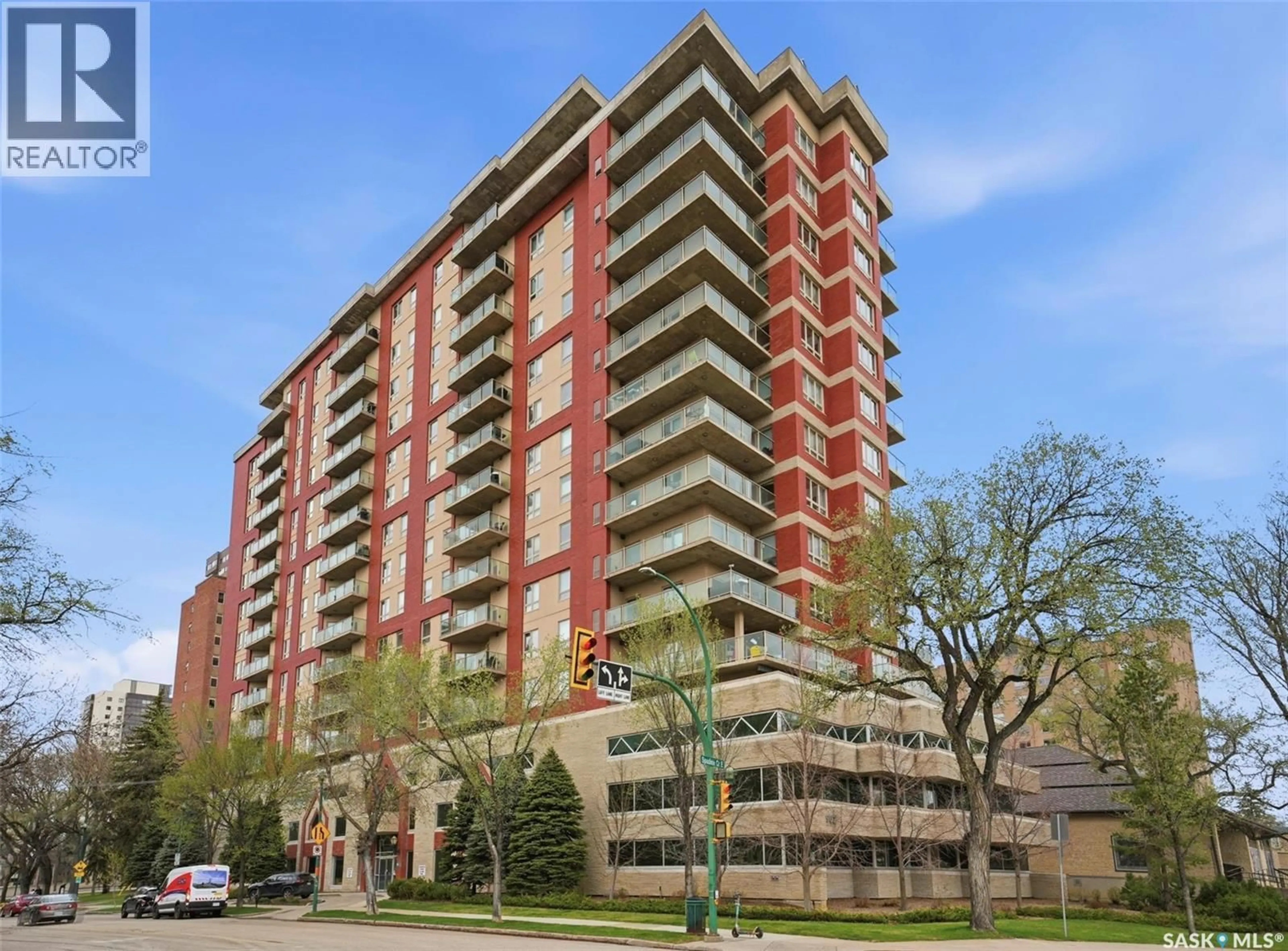 Unknown for 902 SPADINA CRESCENT, Saskatoon Saskatchewan S7K0G8