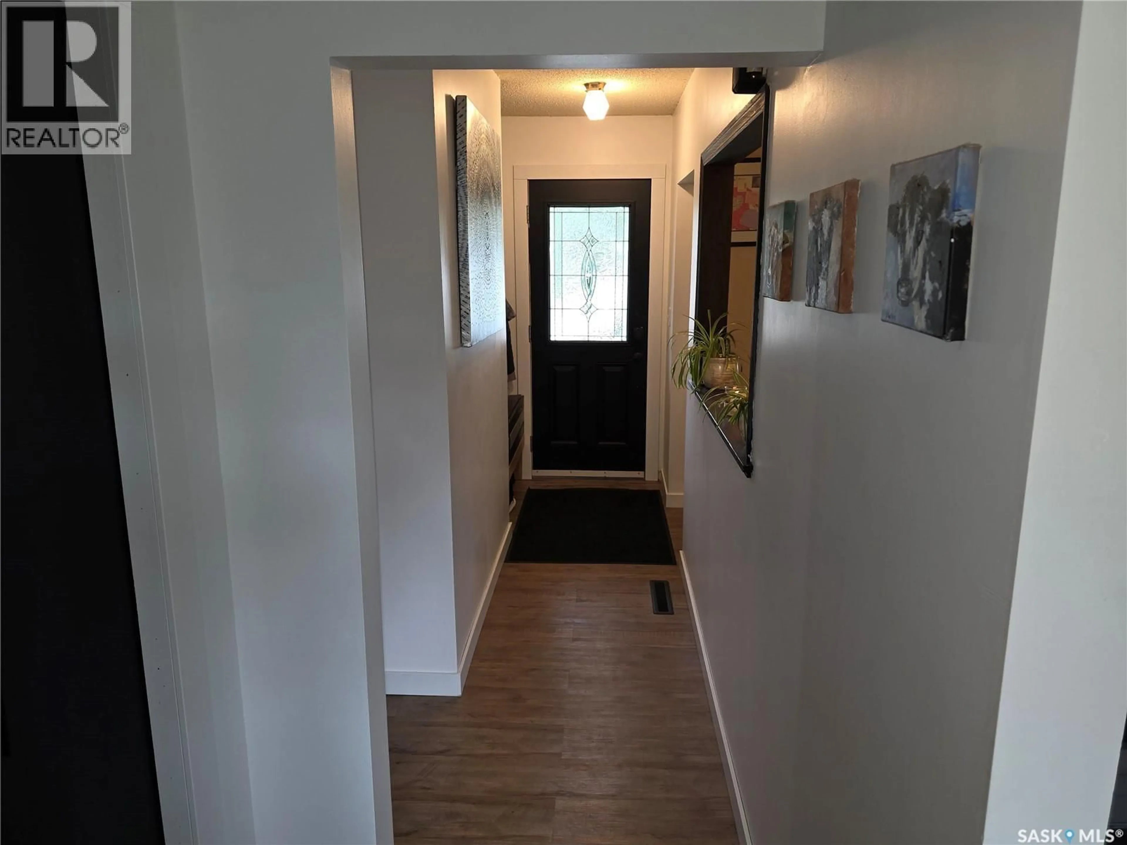 Indoor entryway for 213 9TH STREET, Wynyard Saskatchewan S0A4T0