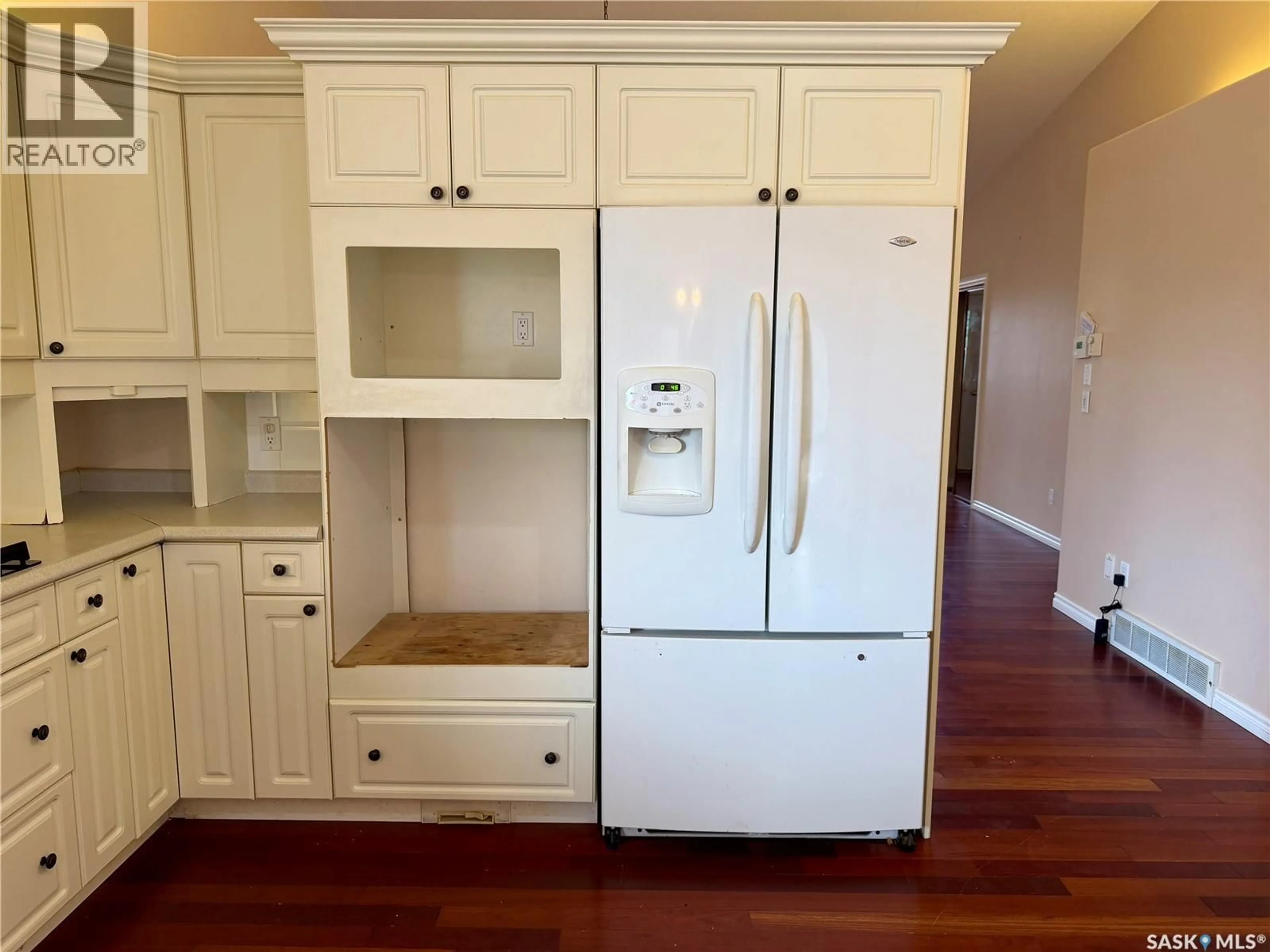 Standard kitchen, wood/laminate floor for 616 3RD STREET, Spiritwood Saskatchewan S0J2M0