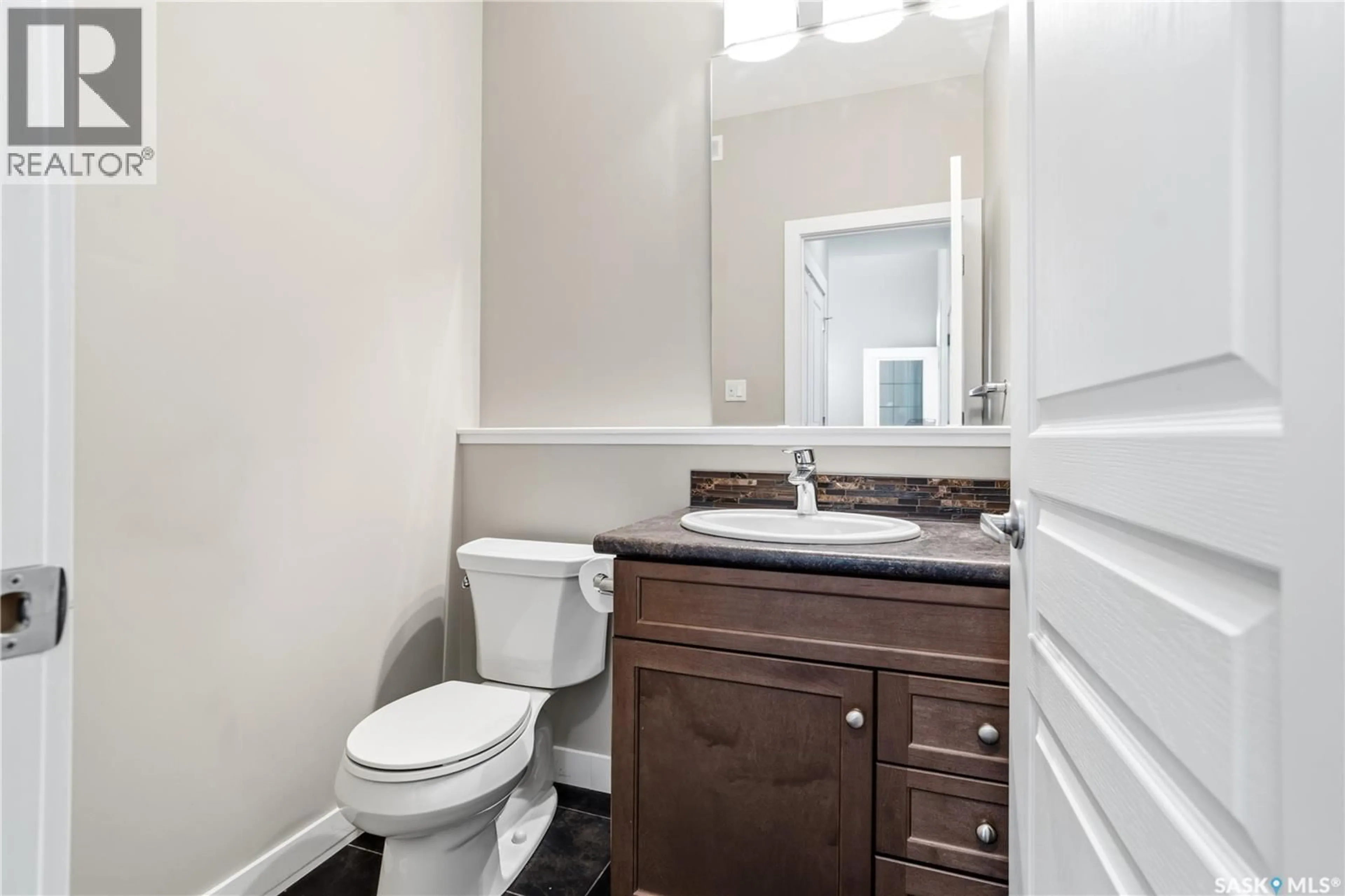 Standard bathroom, unknown for 8814 HERMAN CRESCENT, Regina Saskatchewan S4Y0B7