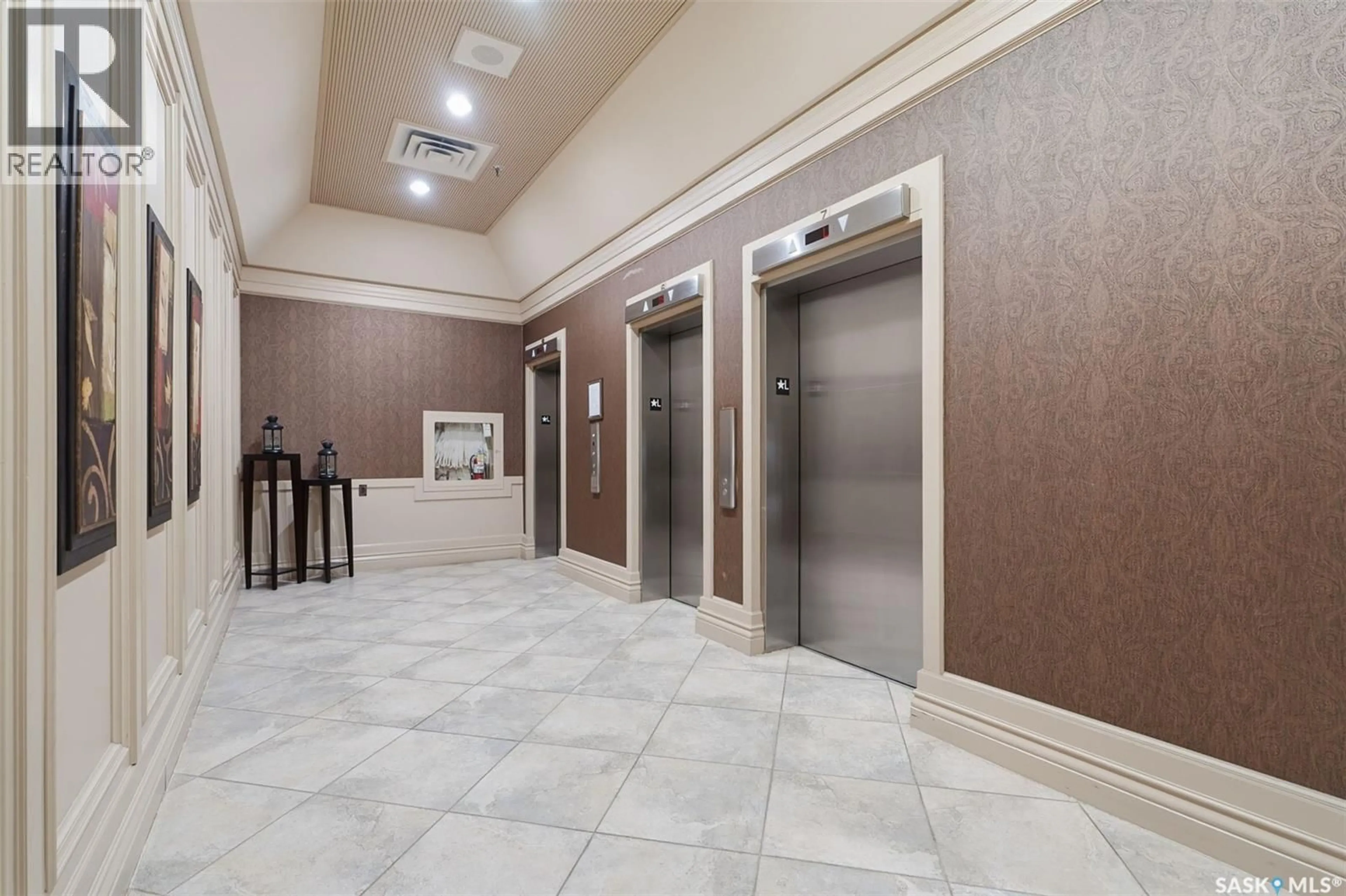 Unknown for 424 - 1080 SPADINA CRESCENT, Saskatoon Saskatchewan S7K6X7