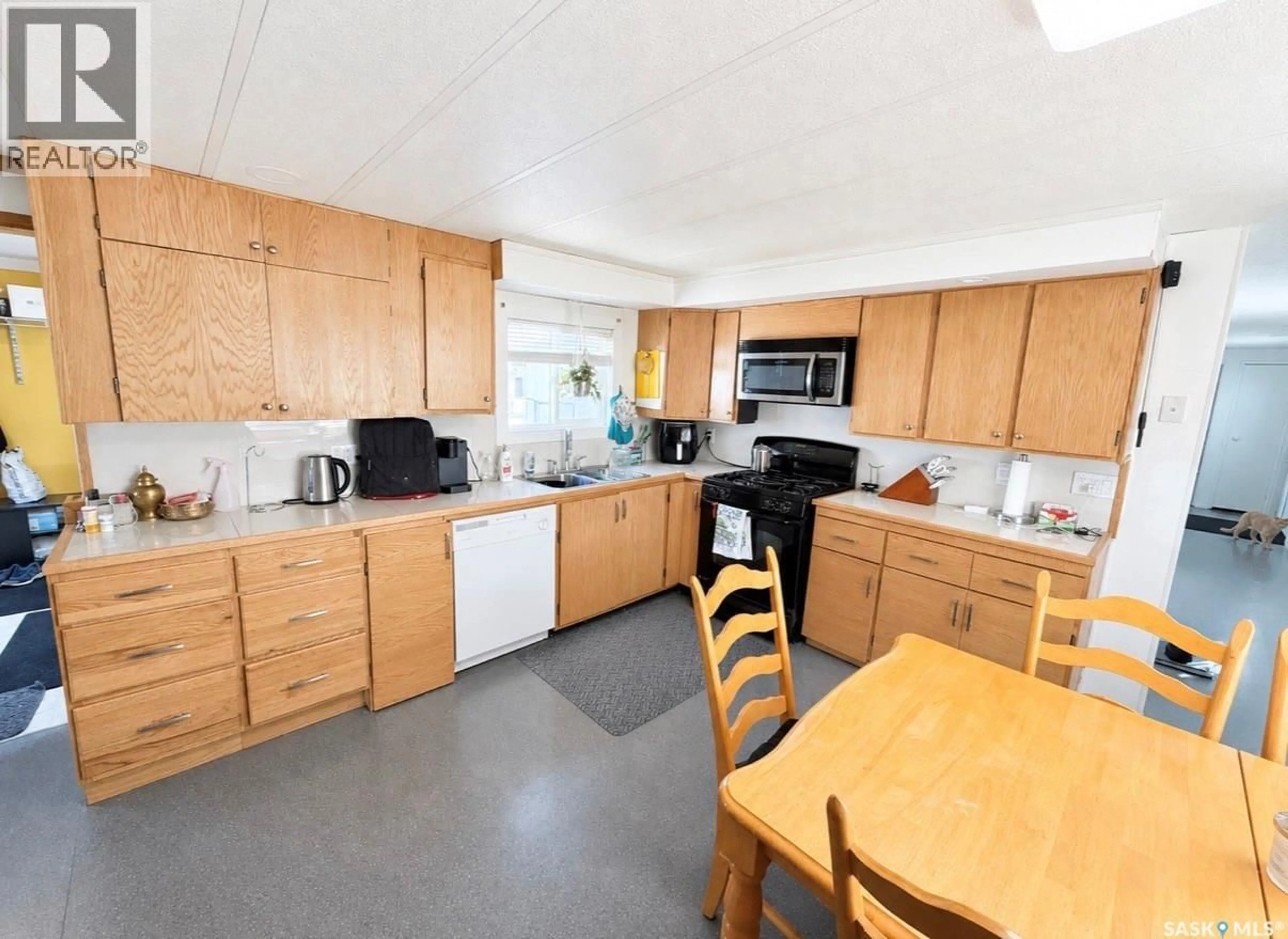 Standard kitchen, unknown for 509 TOEWS STREET, Morse Saskatchewan S0H3C0