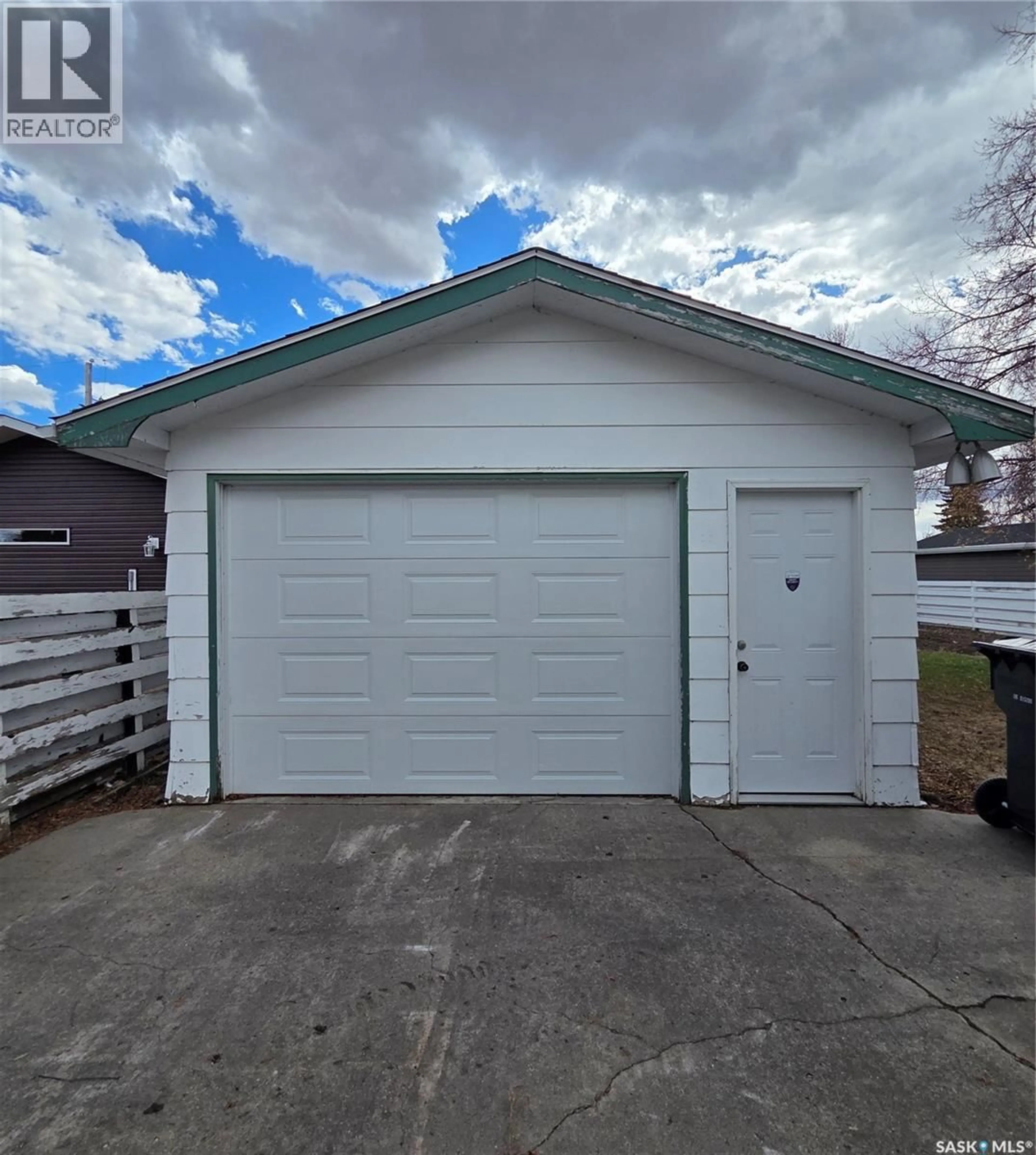 Unknown for 602 8TH AVENUE, Nipawin Saskatchewan S0E1E0