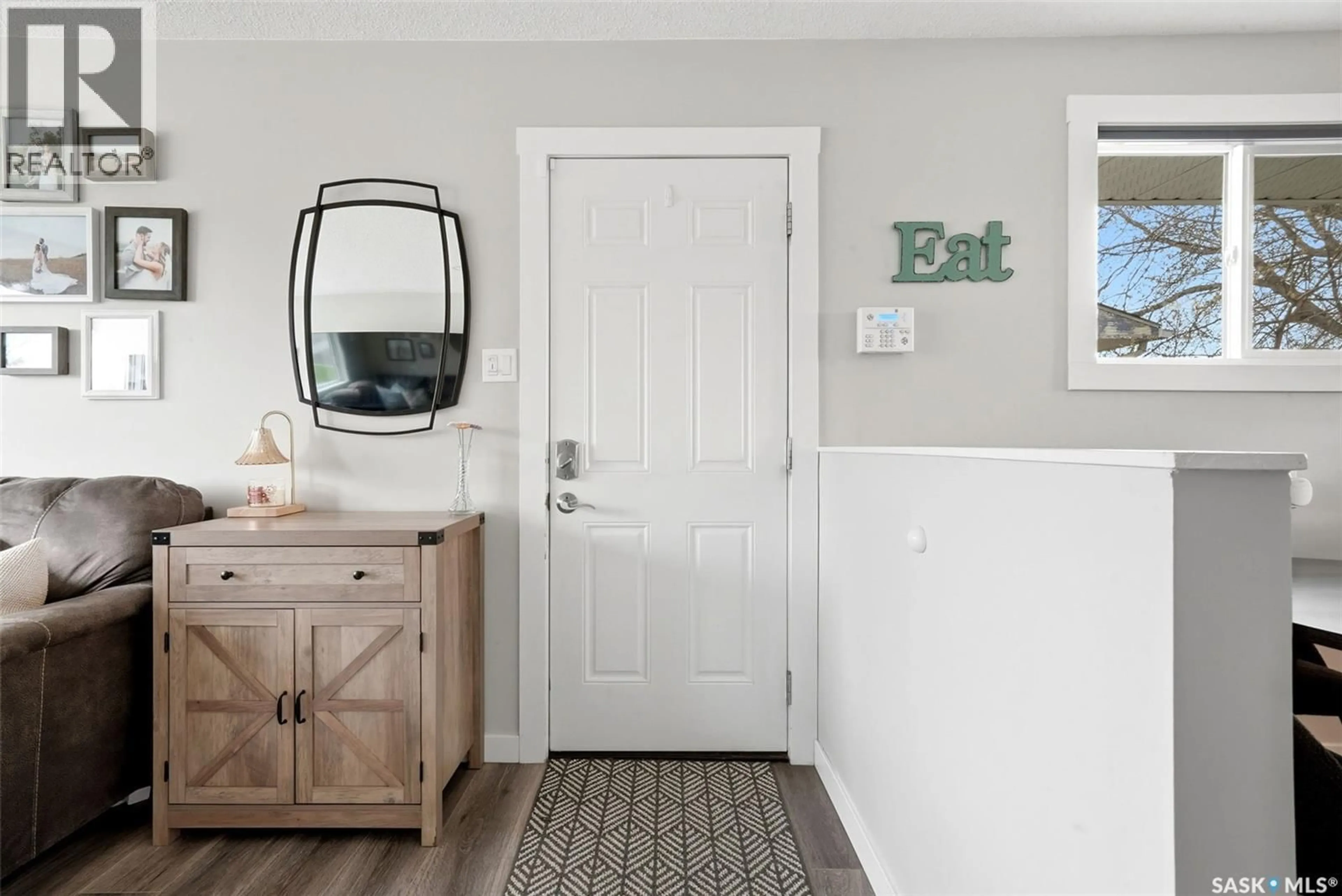 Indoor entryway for 68 CARMICHAEL ROAD, Regina Saskatchewan S4R0C5