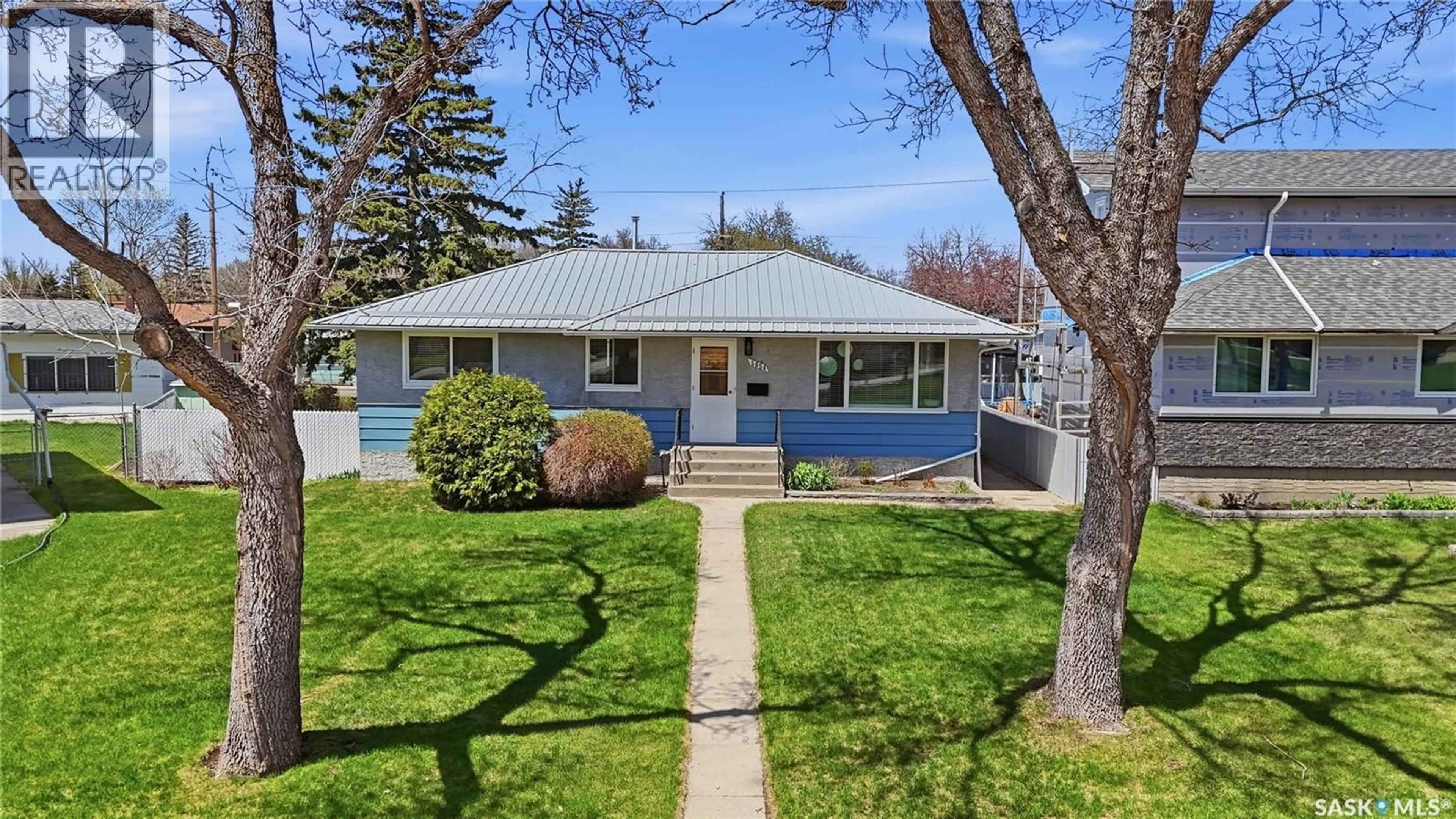 Home with vinyl exterior material, street for 5654 WALKER CRESCENT, Regina Saskatchewan S4T6B1