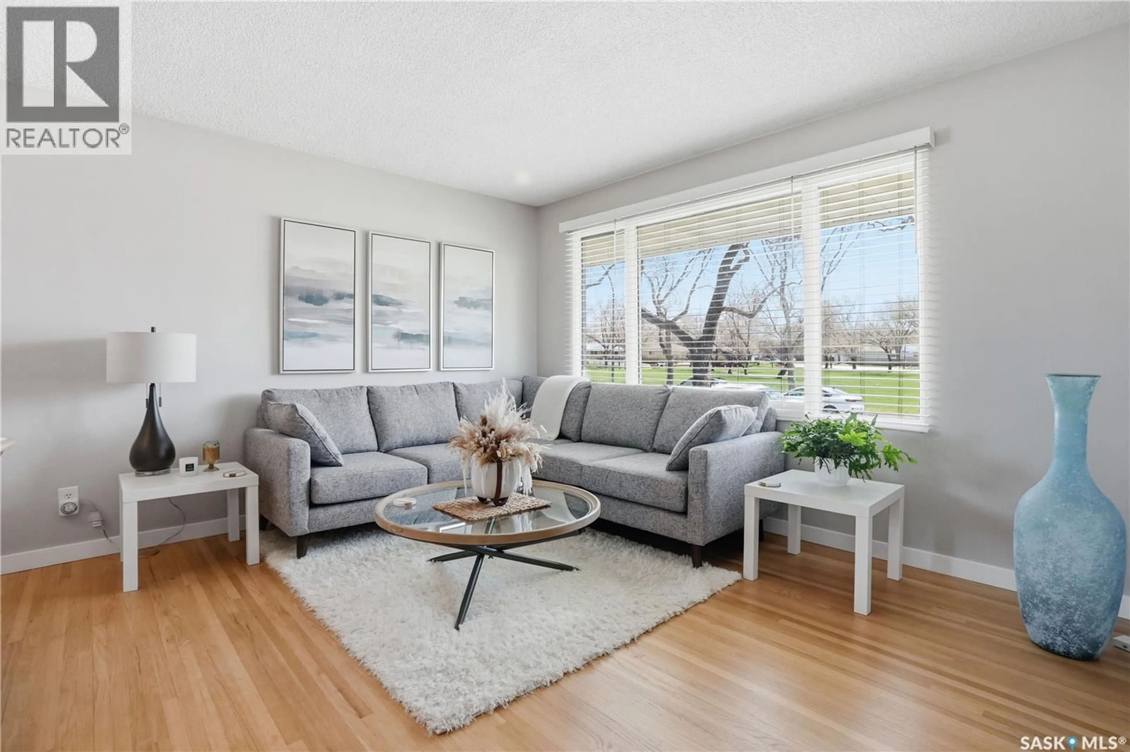 Living room with furniture, unknown for 5654 WALKER CRESCENT, Regina Saskatchewan S4T6B1