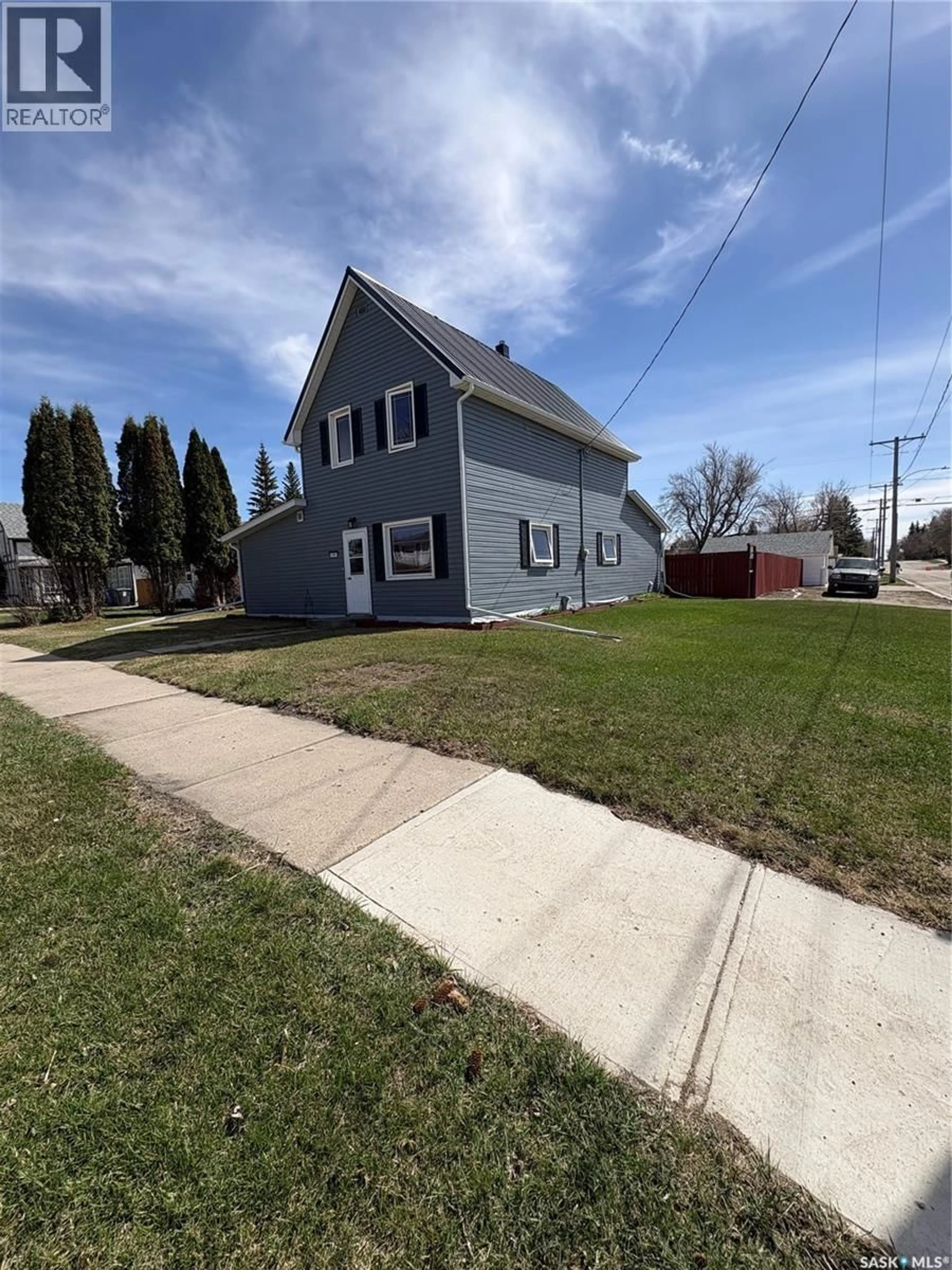 Unknown for 301 8TH AVENUE, Melville Saskatchewan S0A2P0