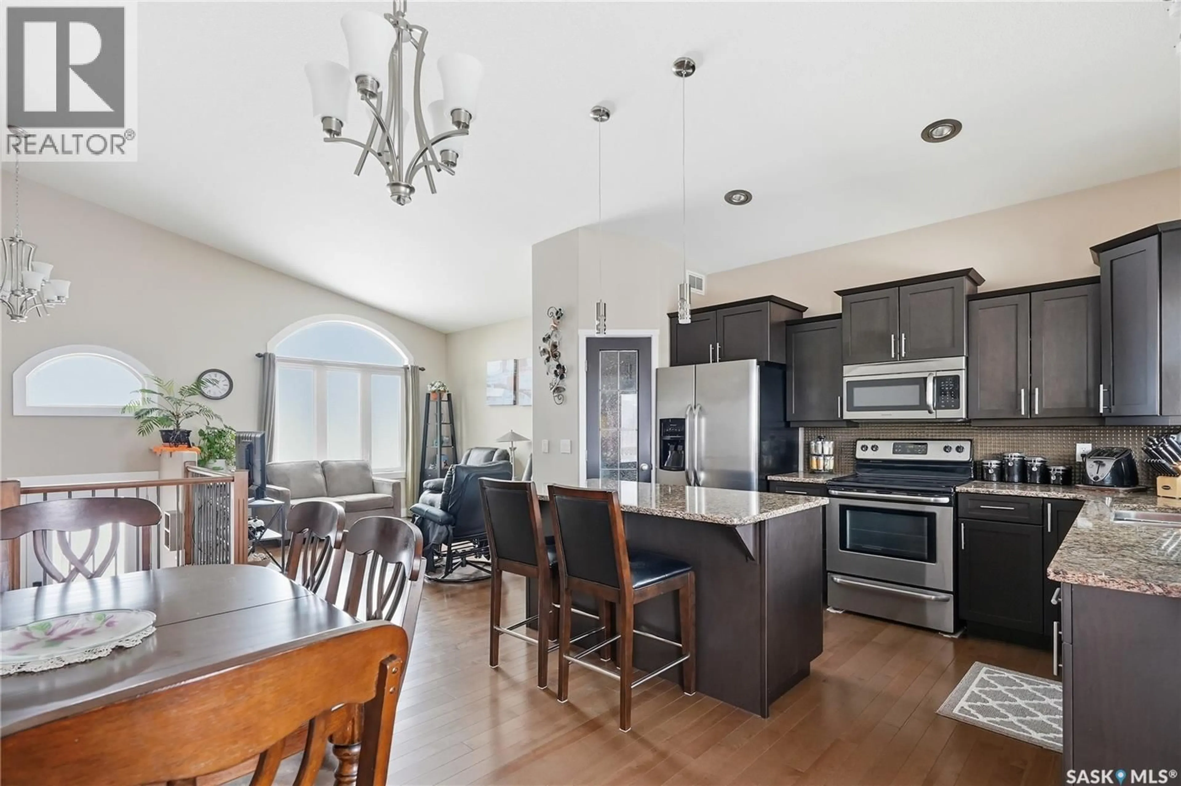 Open concept kitchen, ceramic/tile floor for 335 MCCALLUM LANE, Saskatoon Saskatchewan S7R0C3
