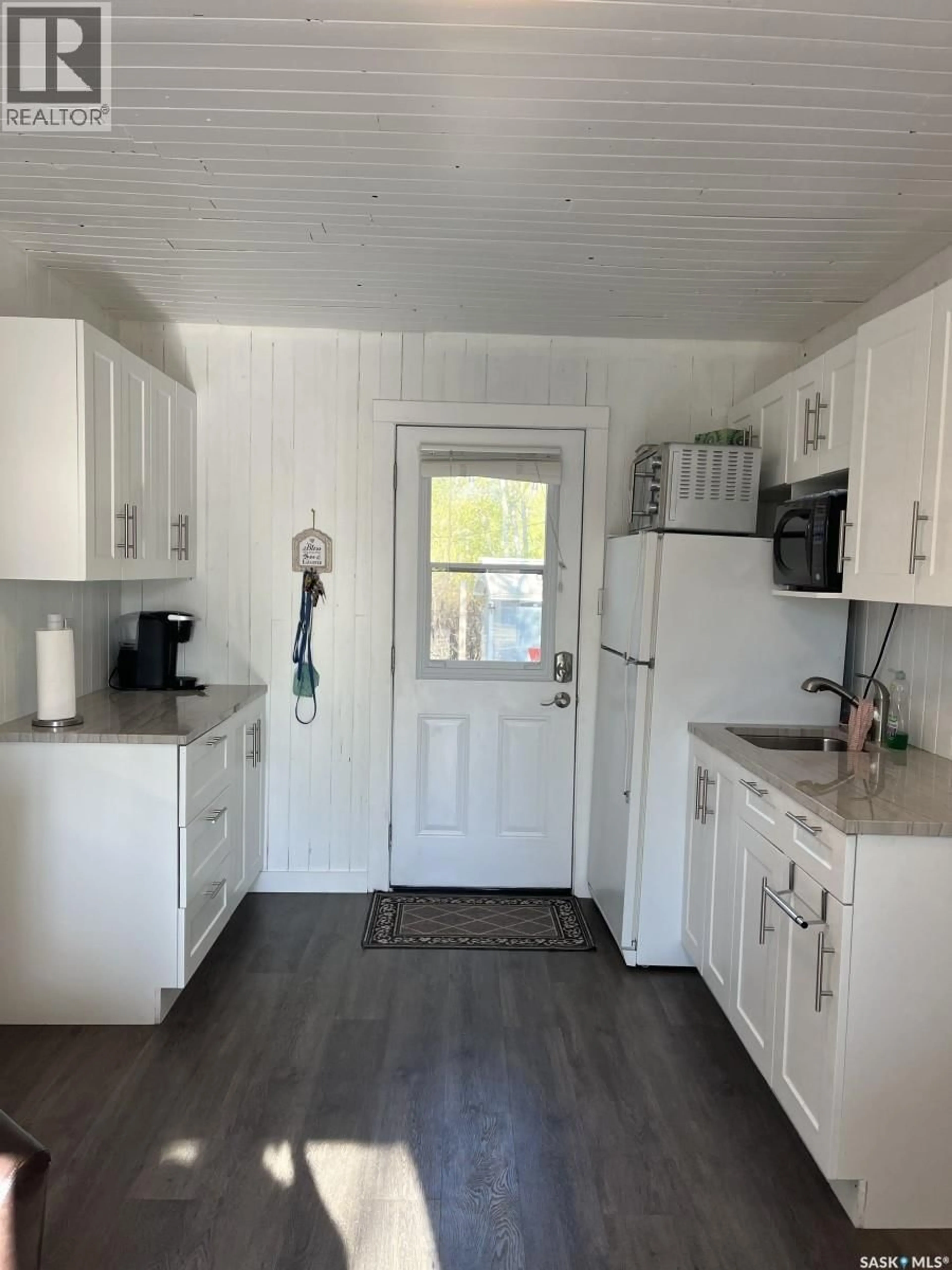 Standard kitchen, wood/laminate floor for 18 REDBERRY DRIVE, Redberry Rm No. 435 Saskatchewan S0J1A0