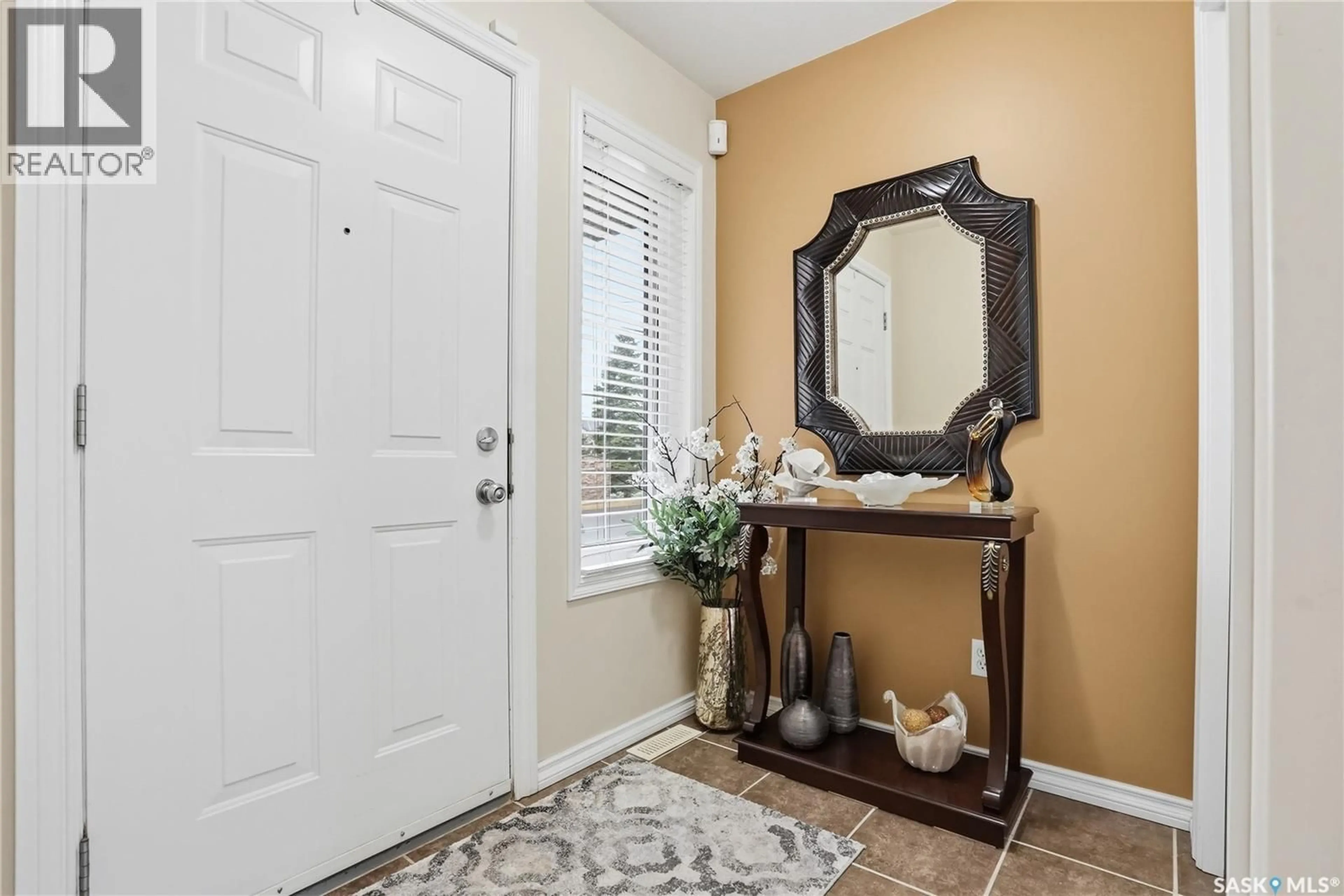 Indoor entryway for 1 118 PAWLYCHENKO LANE, Saskatoon Saskatchewan S7V1K1