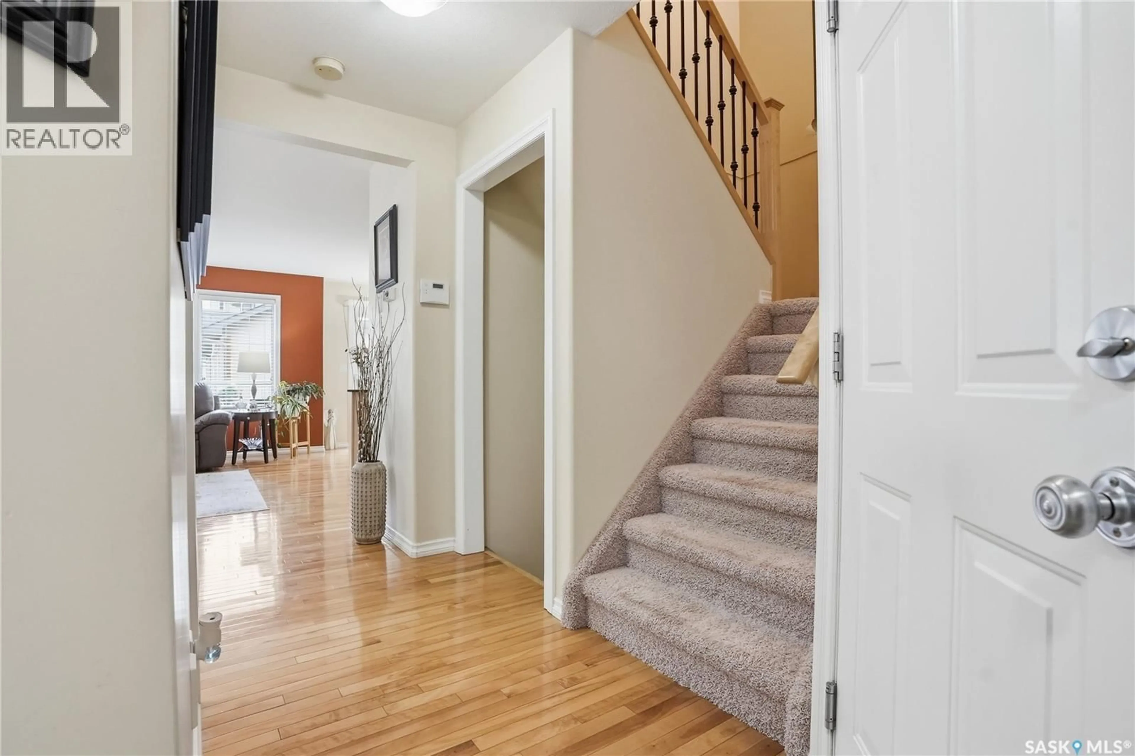 Indoor foyer for 1 118 PAWLYCHENKO LANE, Saskatoon Saskatchewan S7V1K1