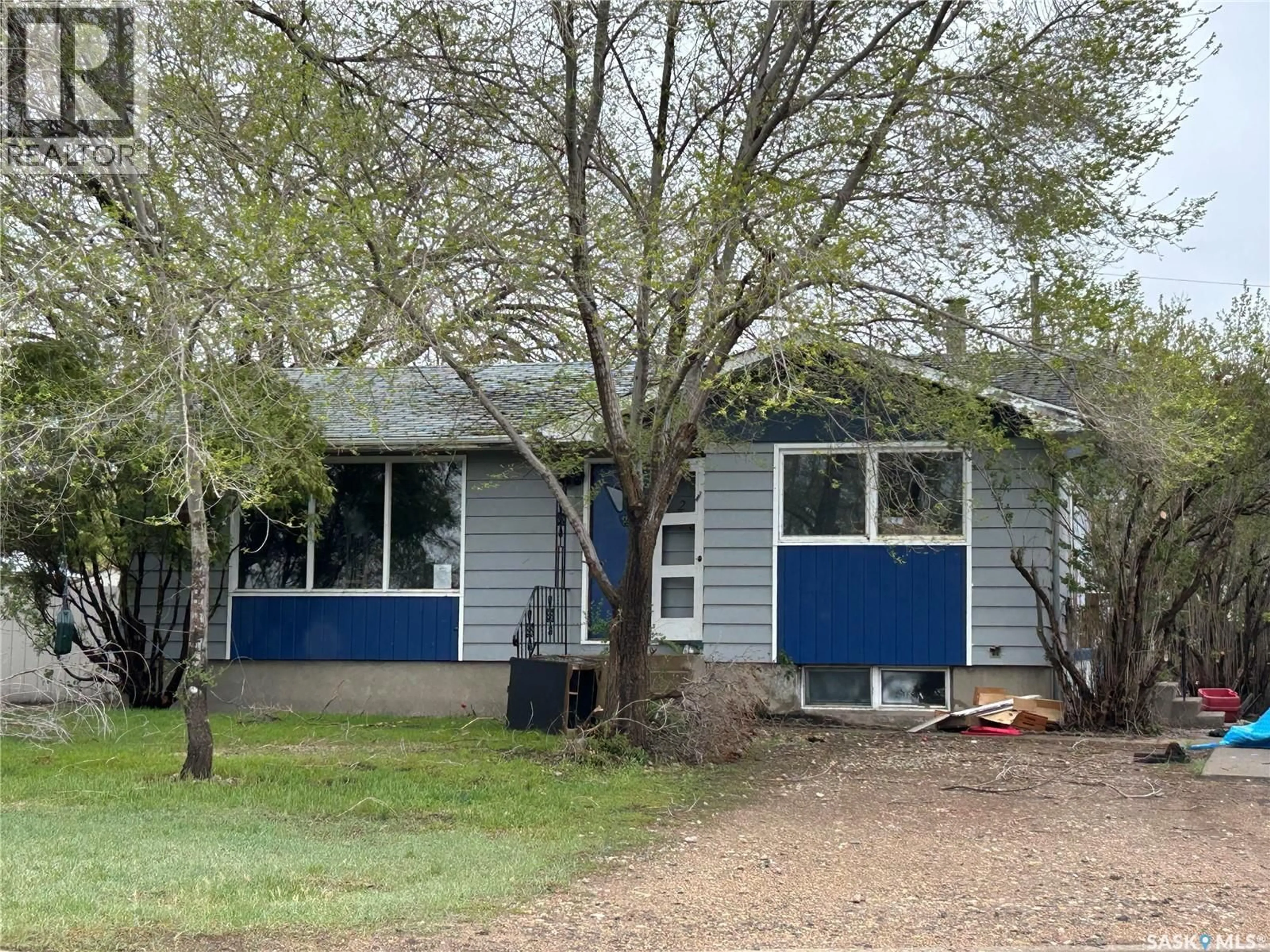 Home with vinyl exterior material, street for 825 VALLEY STREET, Estevan Saskatchewan S4A0C8