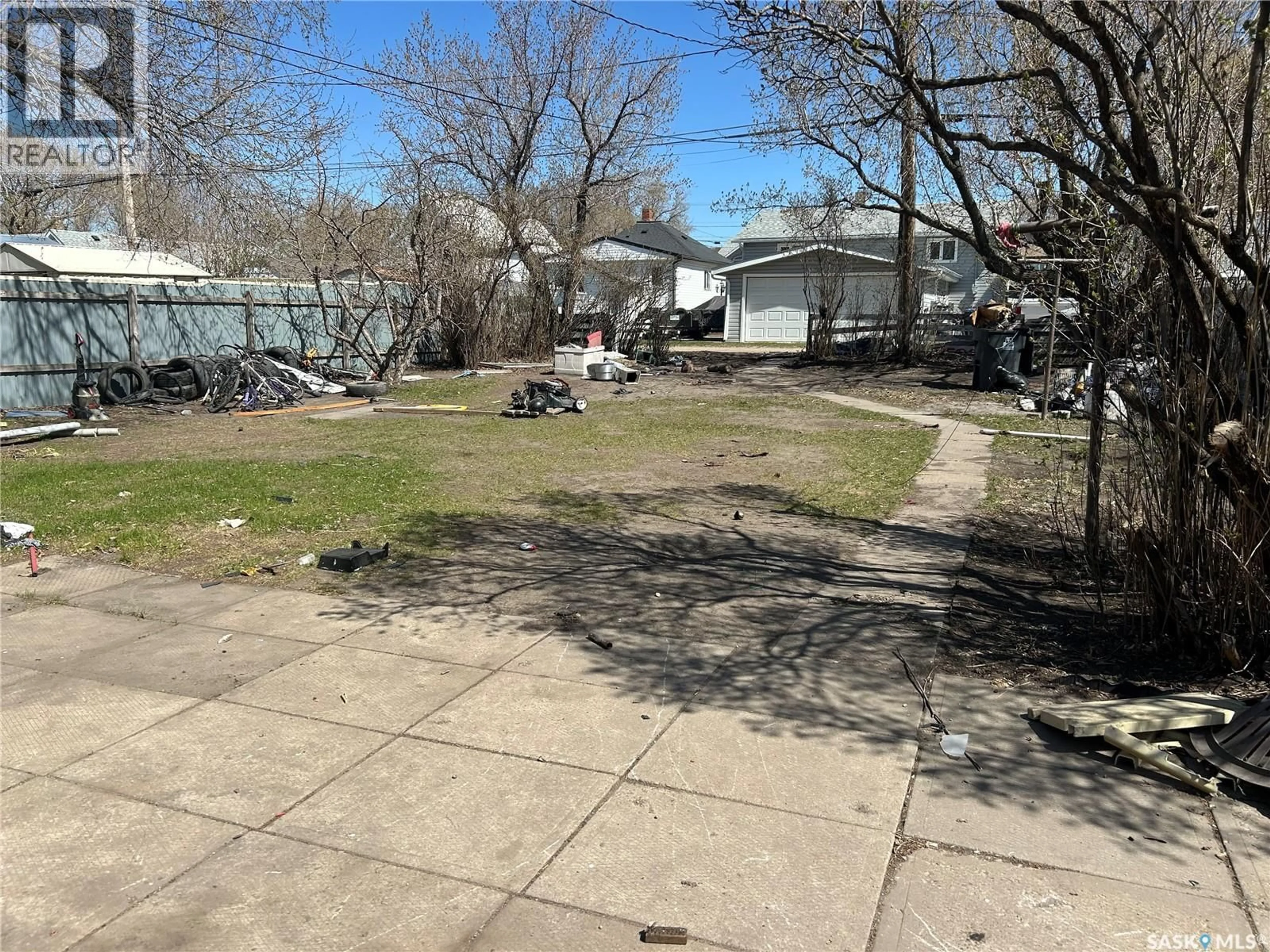 A pic from outside/outdoor area/front of a property/back of a property/a pic from drone, street for 825 VALLEY STREET, Estevan Saskatchewan S4A0C8