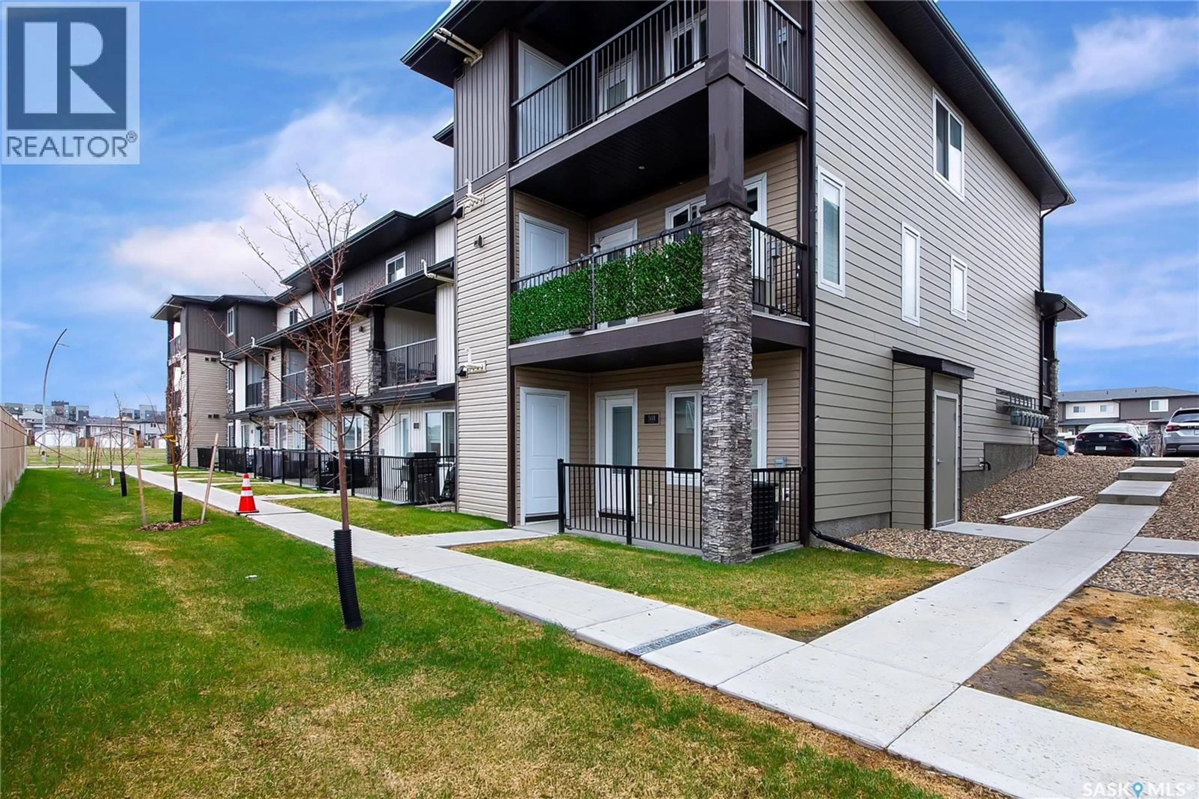 Patio, street for 501 110 AKHTAR BEND, Saskatoon Saskatchewan S7W0Y9