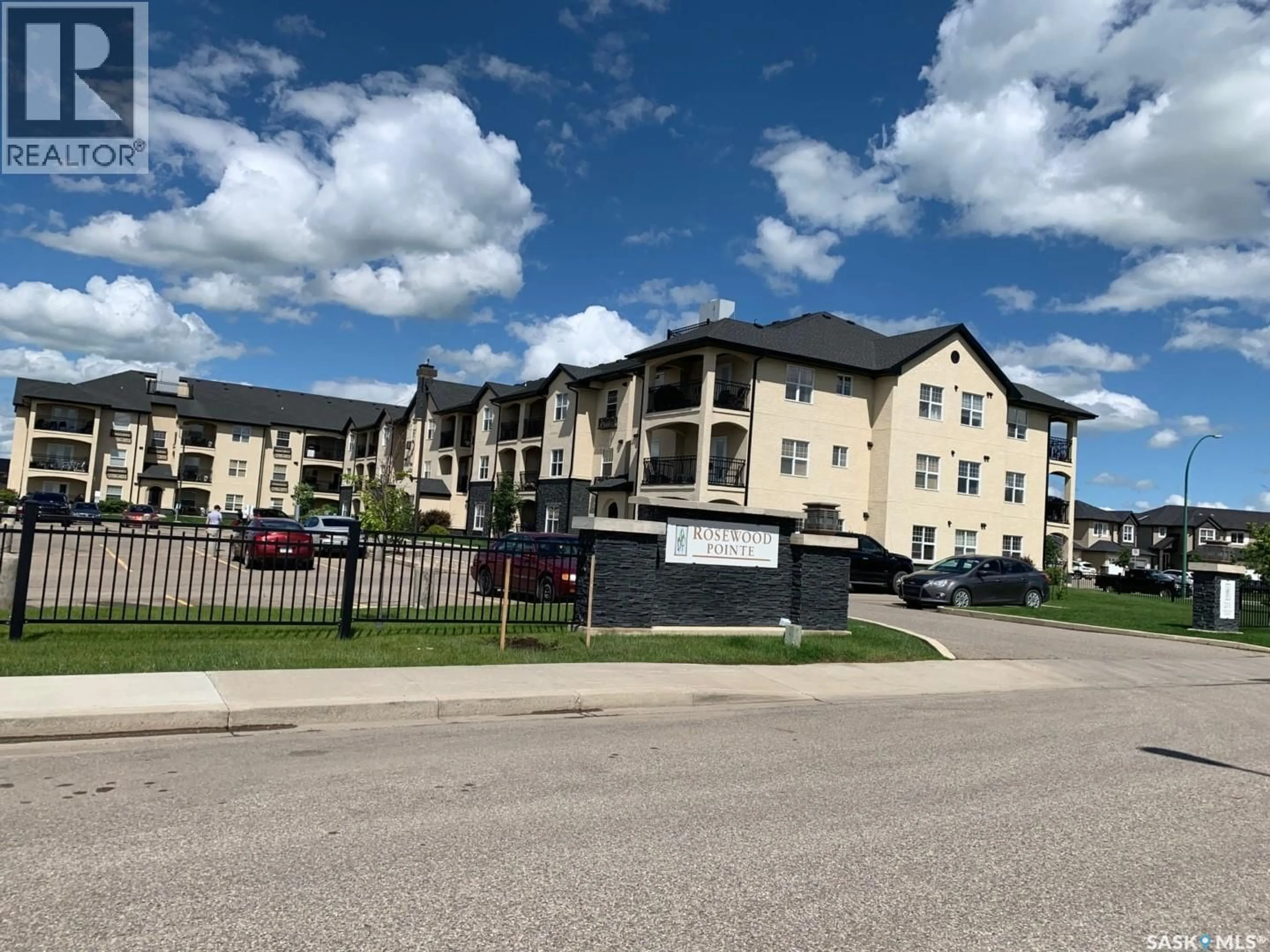 A pic from outside/outdoor area/front of a property/back of a property/a pic from drone, unknown for 211 - 207 LEDINGHAM STREET, Saskatoon Saskatchewan S7V0C5