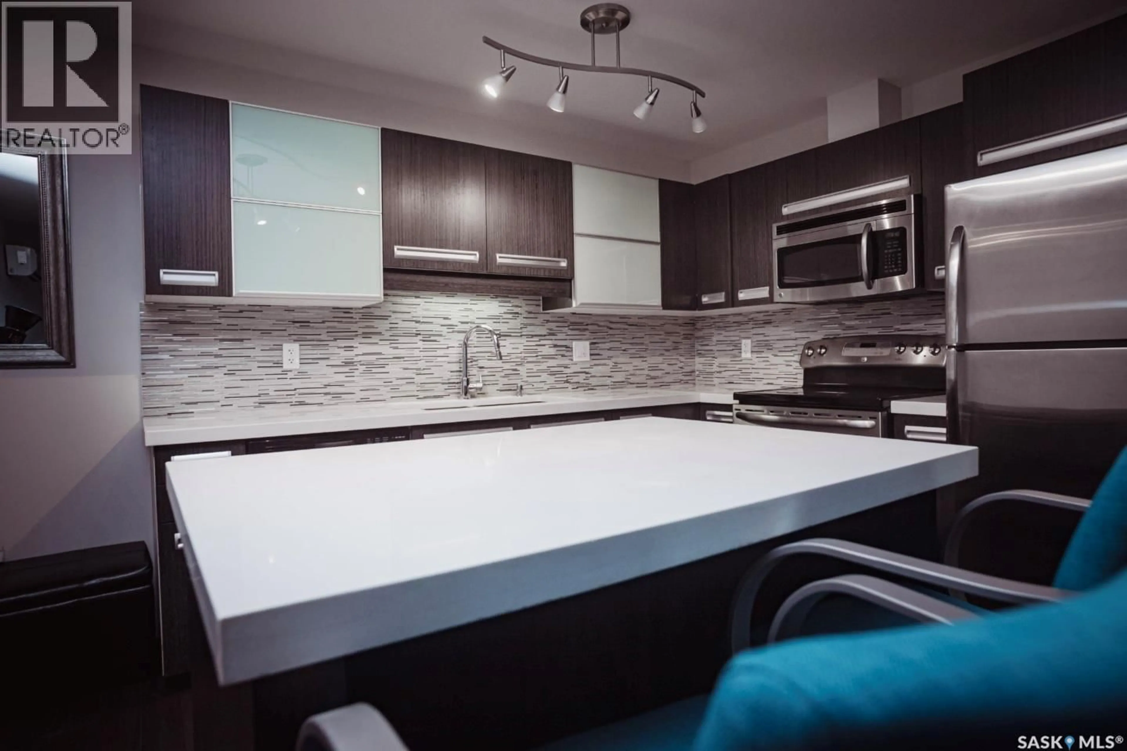 Contemporary kitchen, ceramic/tile floor for 211 - 207 LEDINGHAM STREET, Saskatoon Saskatchewan S7V0C5