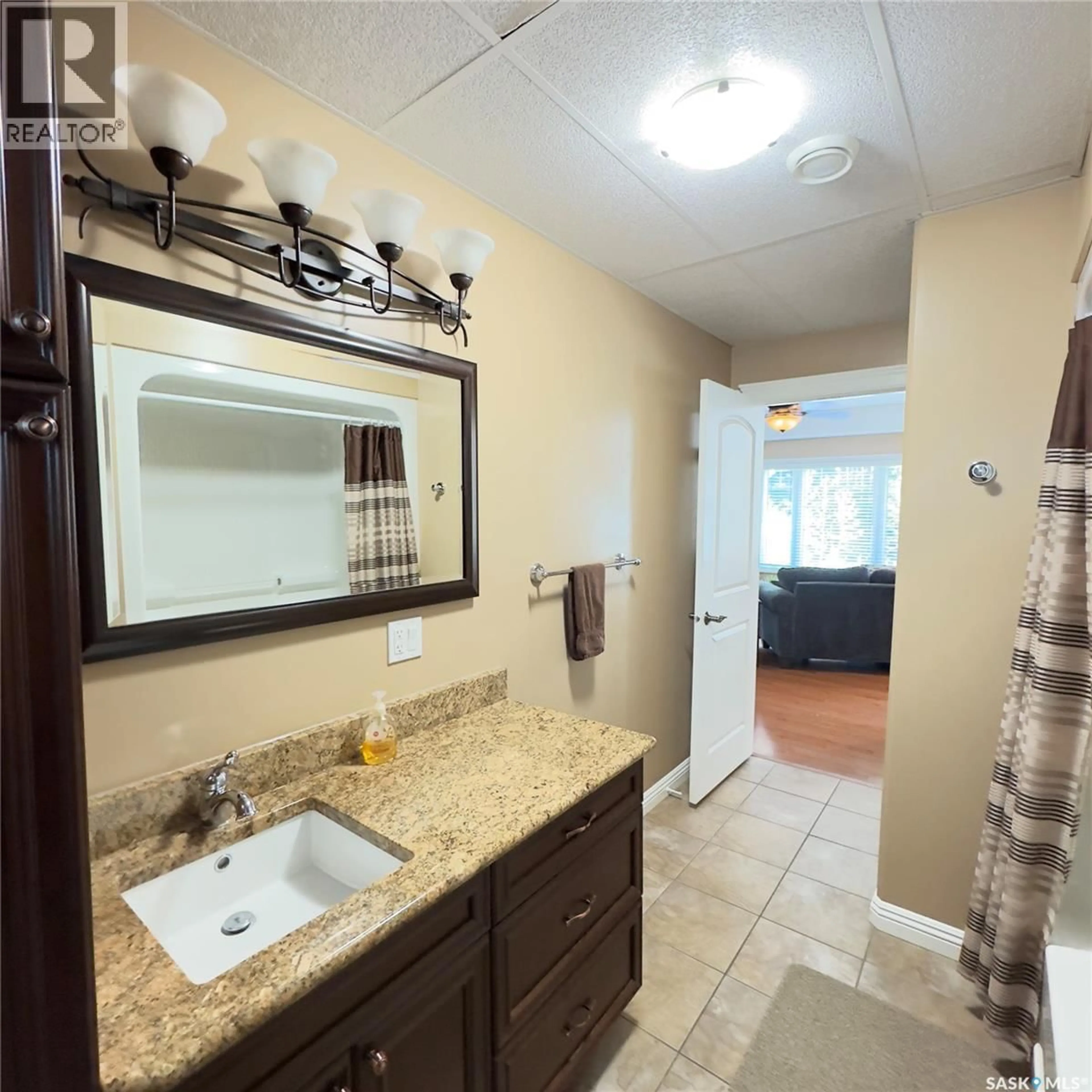 Standard bathroom, ceramic/tile floor for 82 ESTATES DRIVE, Elk Ridge Saskatchewan S0J0N0