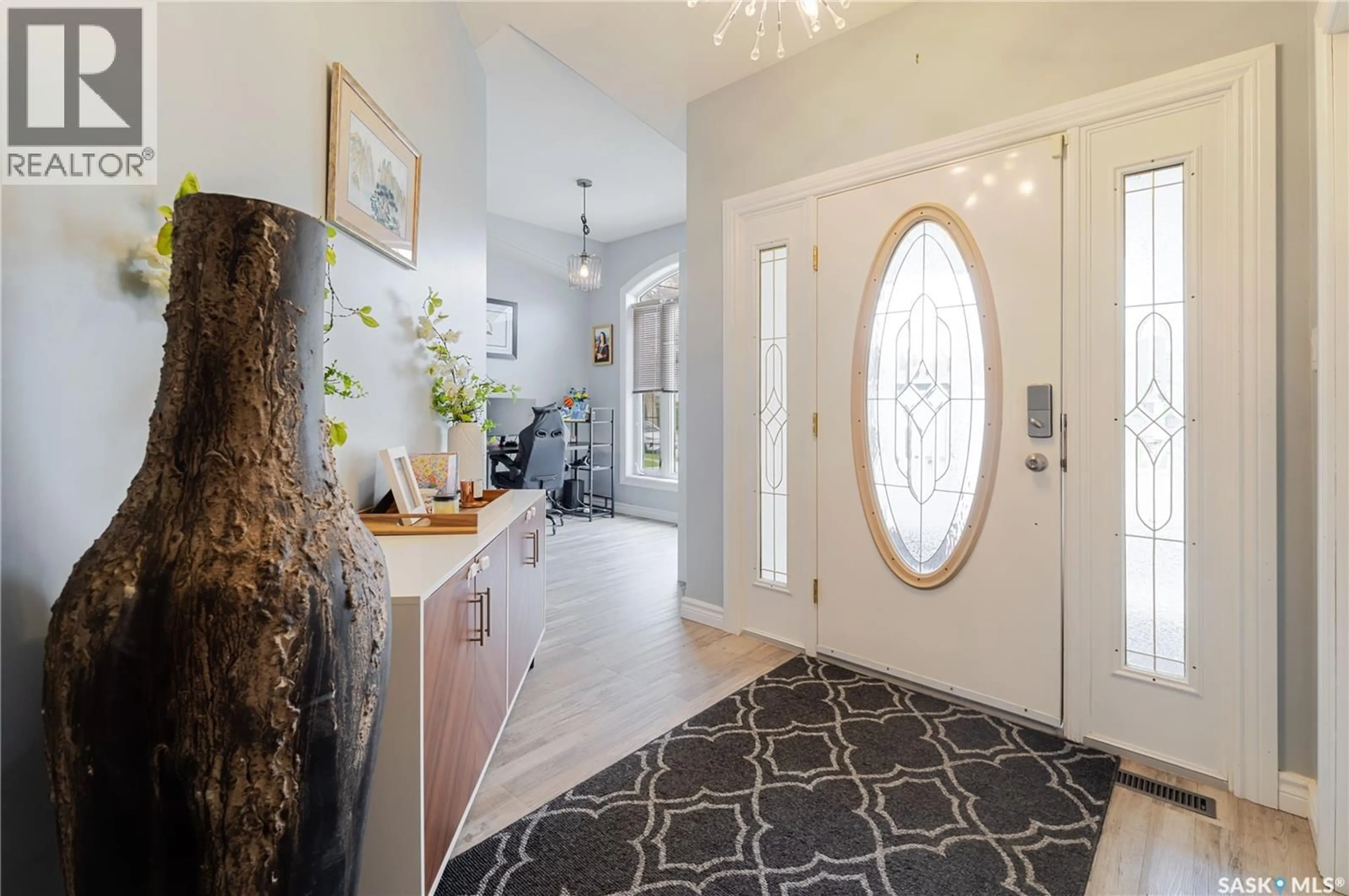 Indoor entryway for 1054 MONK AVENUE, Moose Jaw Saskatchewan S6H4E4