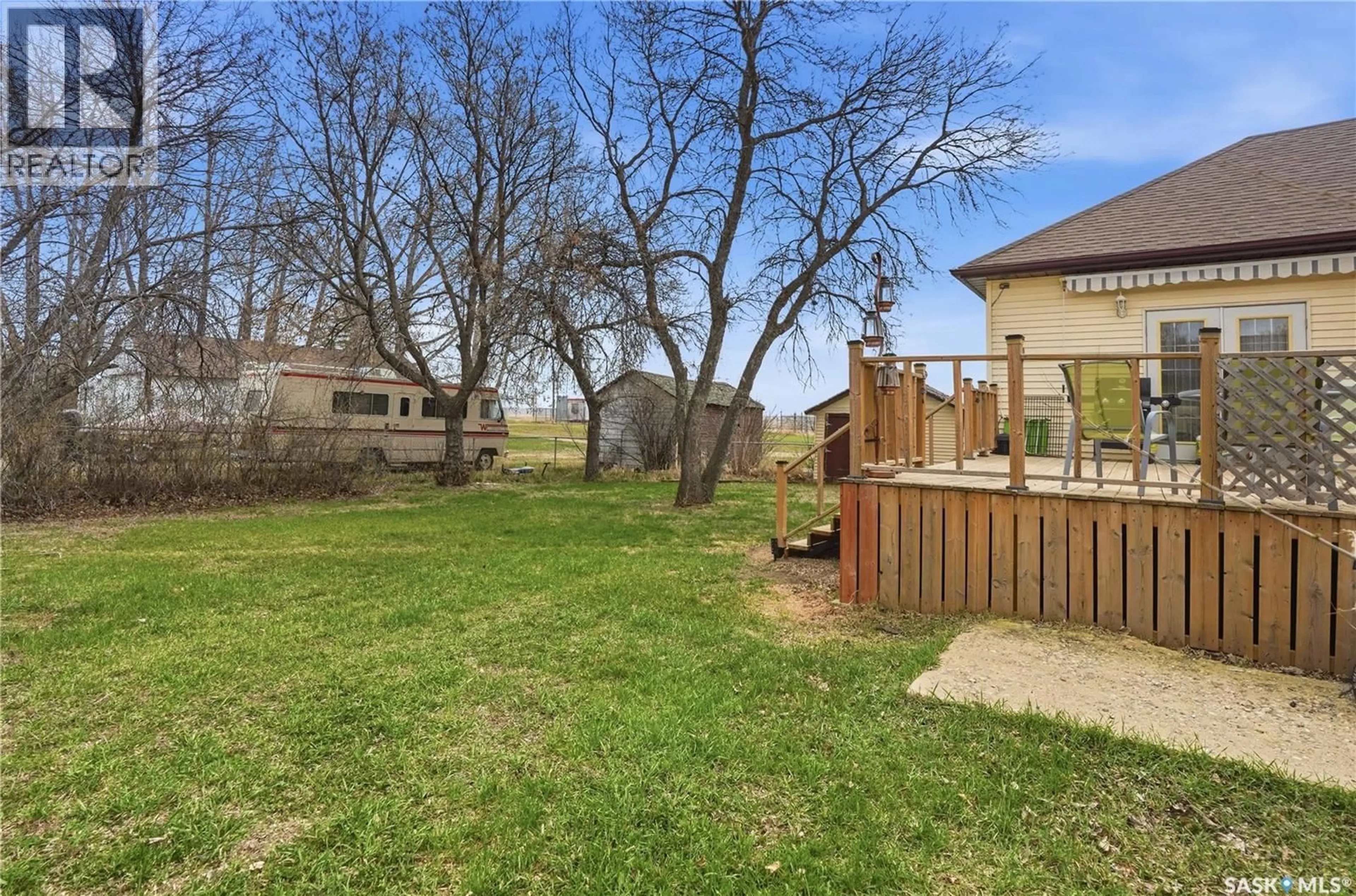 Patio, unknown for 210 RAILWAY AVENUE, Mortlach Saskatchewan S0H3E0