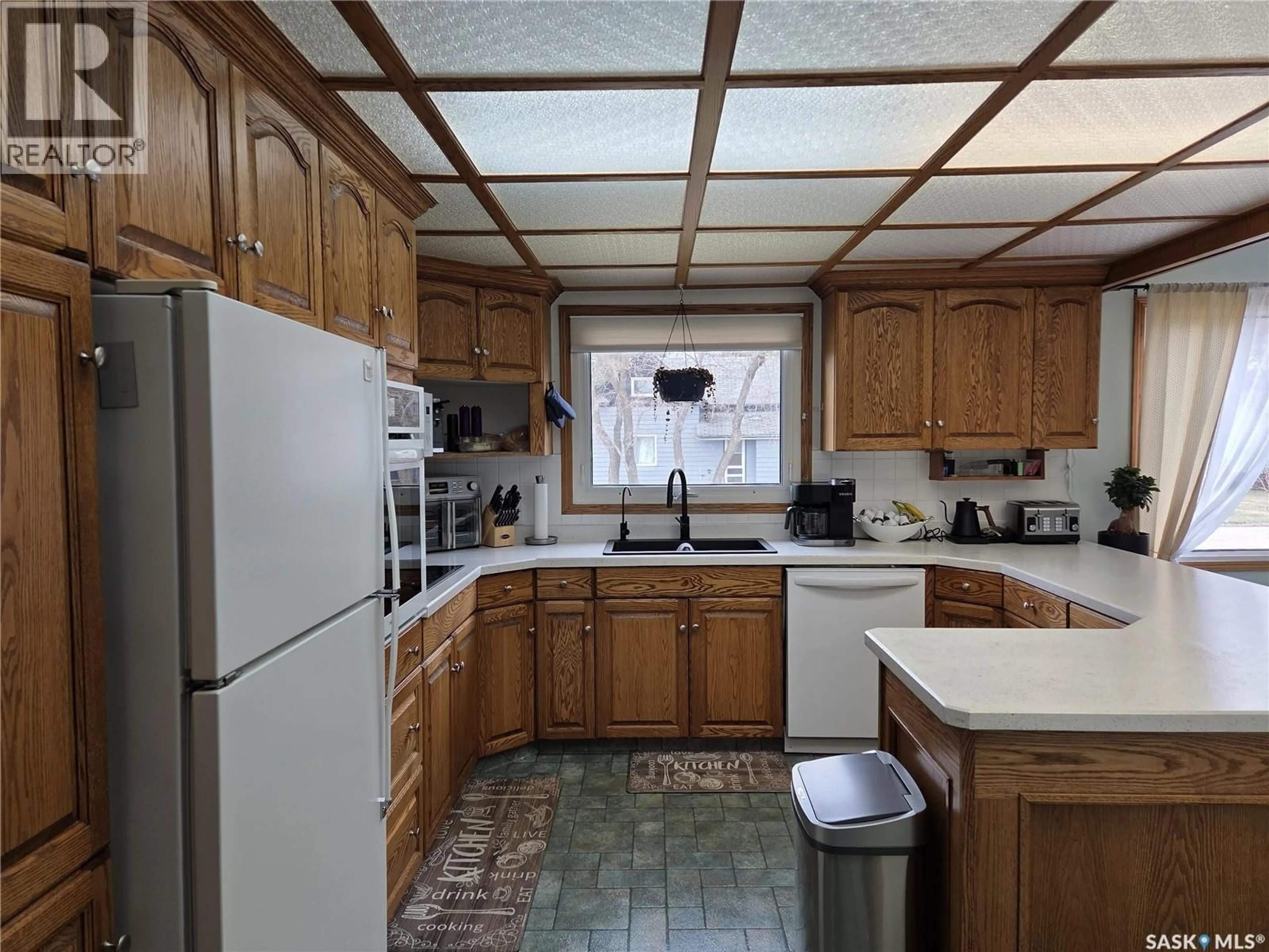 Standard kitchen, unknown for 237 3RD STREET, Wadena Saskatchewan S0A4J0