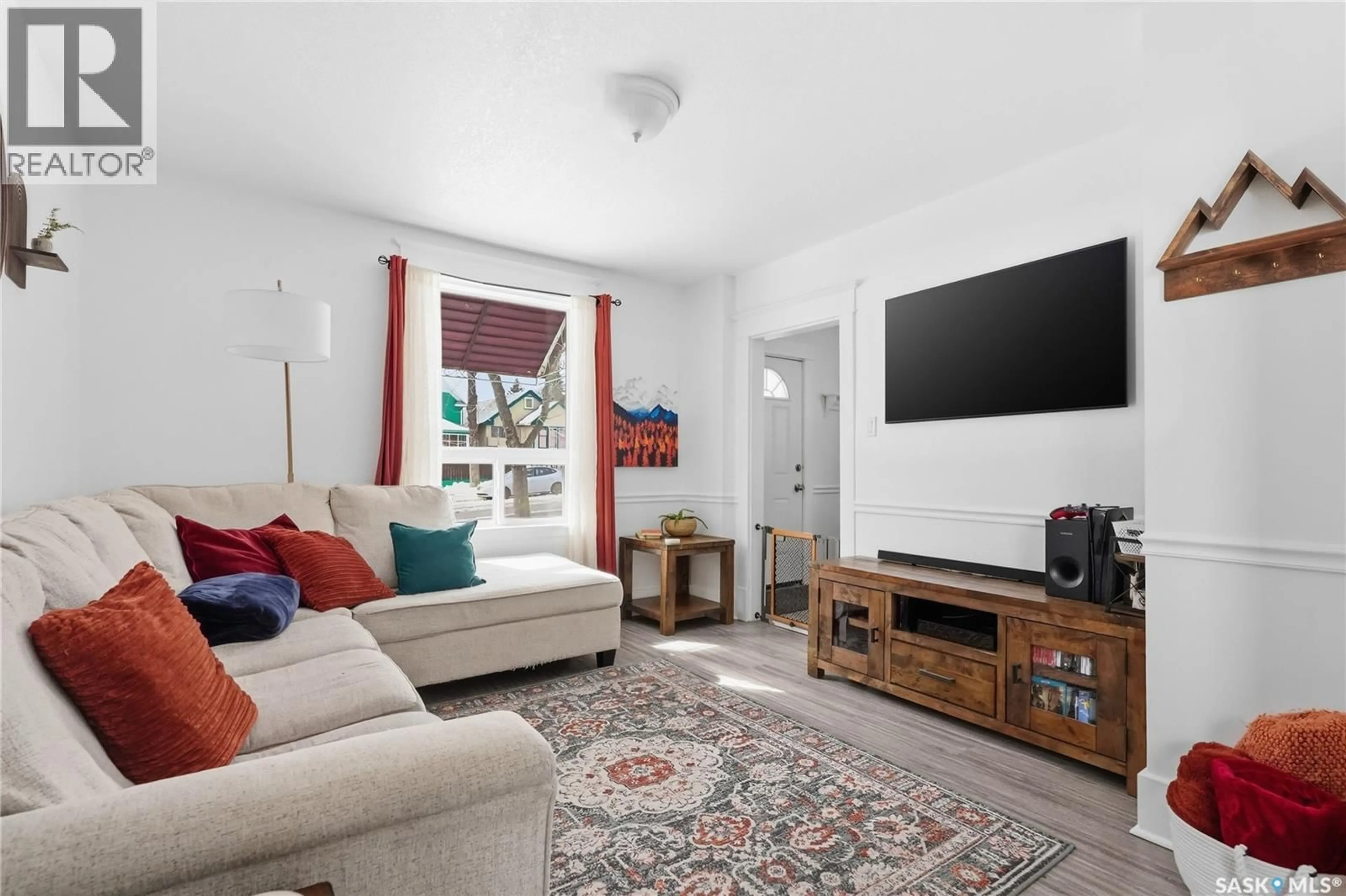 Living room with furniture, unknown for 236 I AVENUE, Saskatoon Saskatchewan S7L0G4