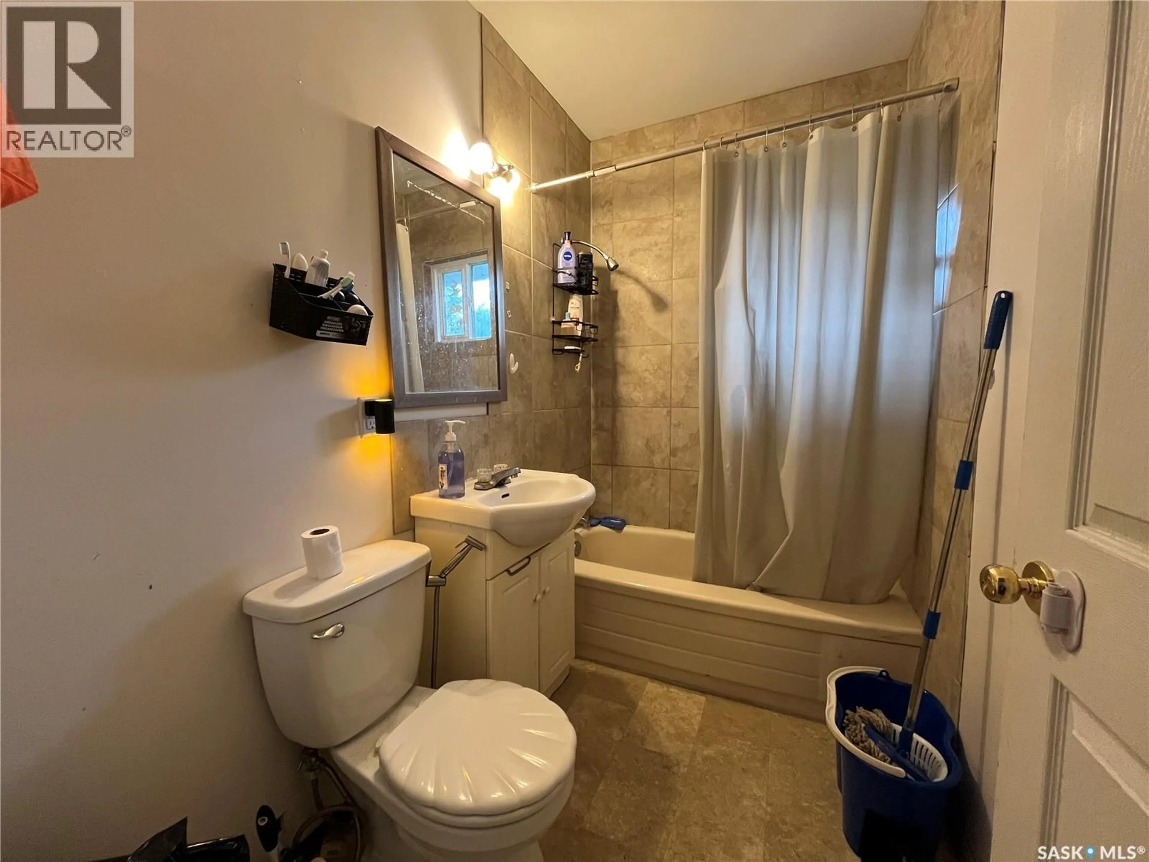 Standard bathroom, ceramic/tile floor for 345 19TH STREET, Prince Albert Saskatchewan S6V1J8