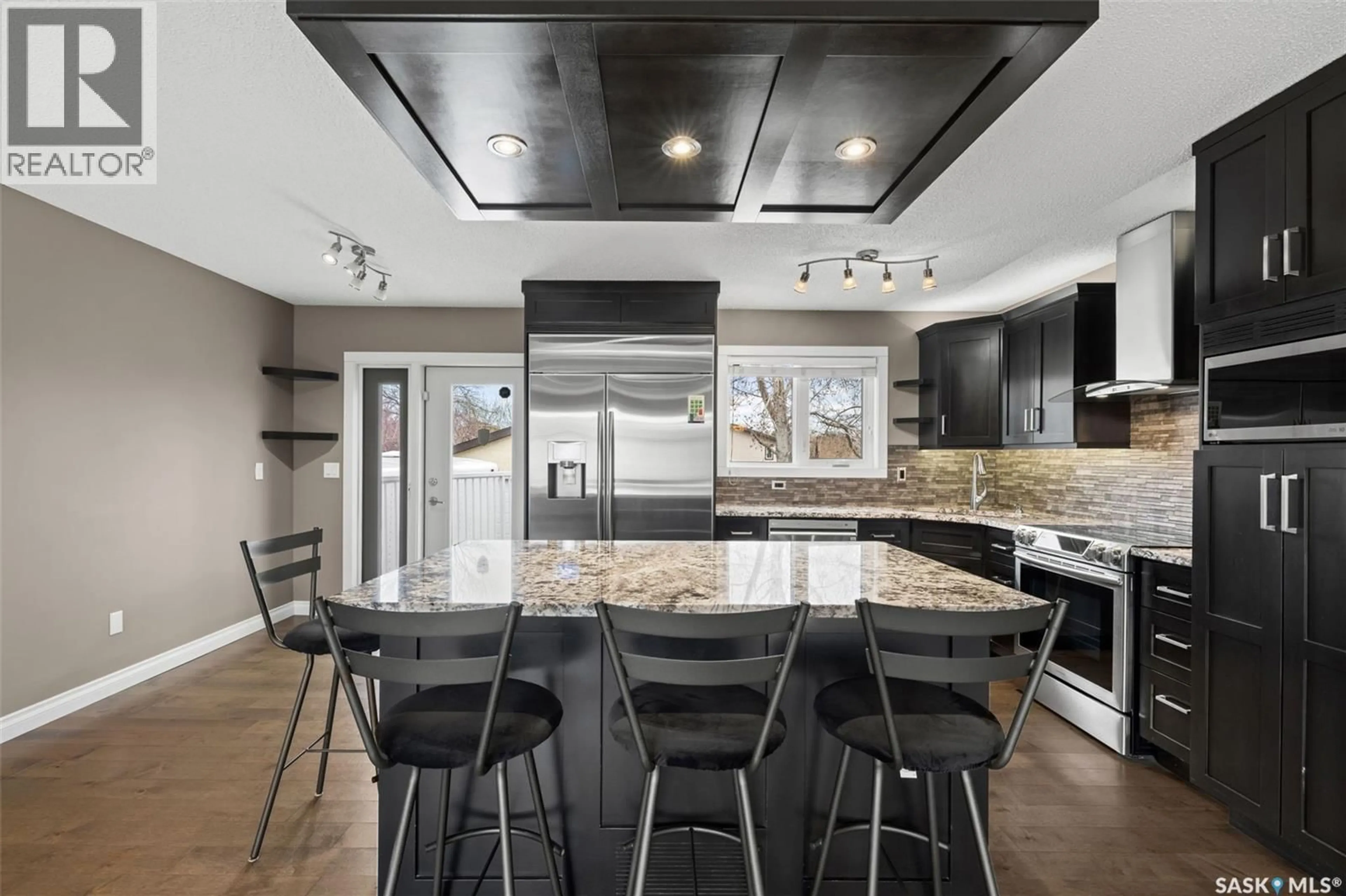 Contemporary kitchen, ceramic/tile floor for 1015 KENDERDINE DRIVE, Regina Saskatchewan S4X4H8