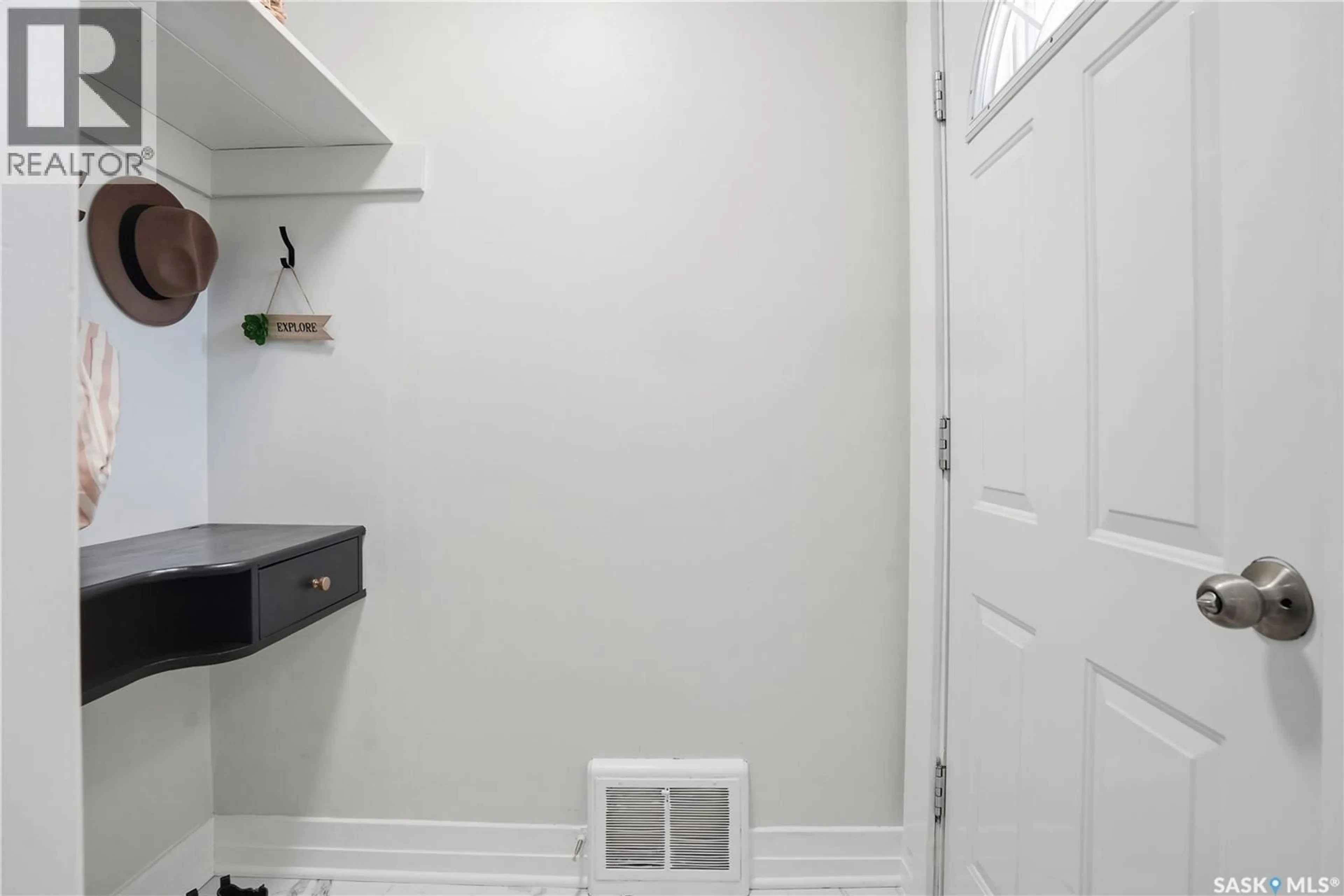 Indoor entryway for 2022 WASCANA STREET, Regina Saskatchewan S4T4J7
