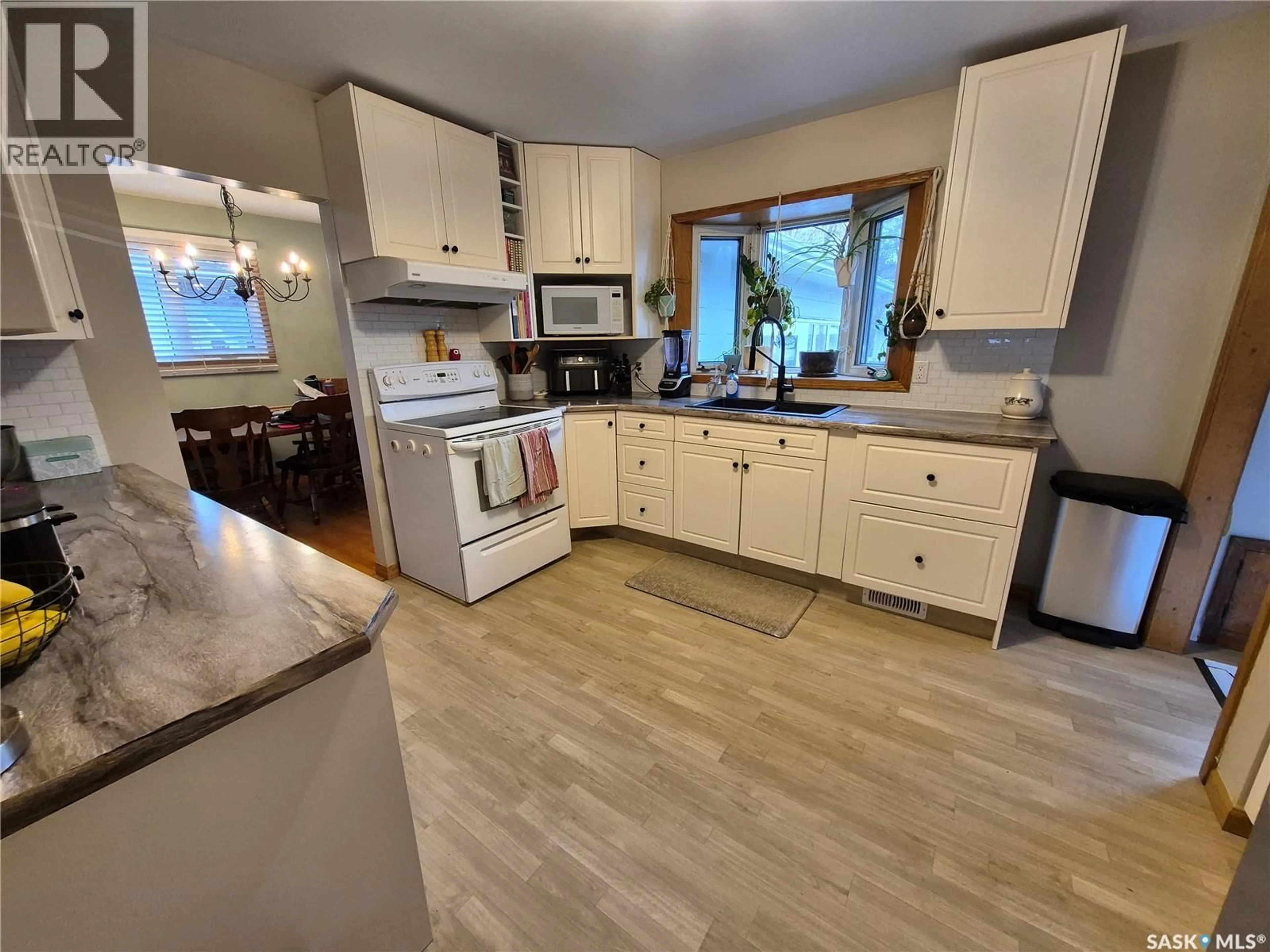 Unknown for 451 WOODLAWN CRESCENT, Weyburn Saskatchewan S4H0X5