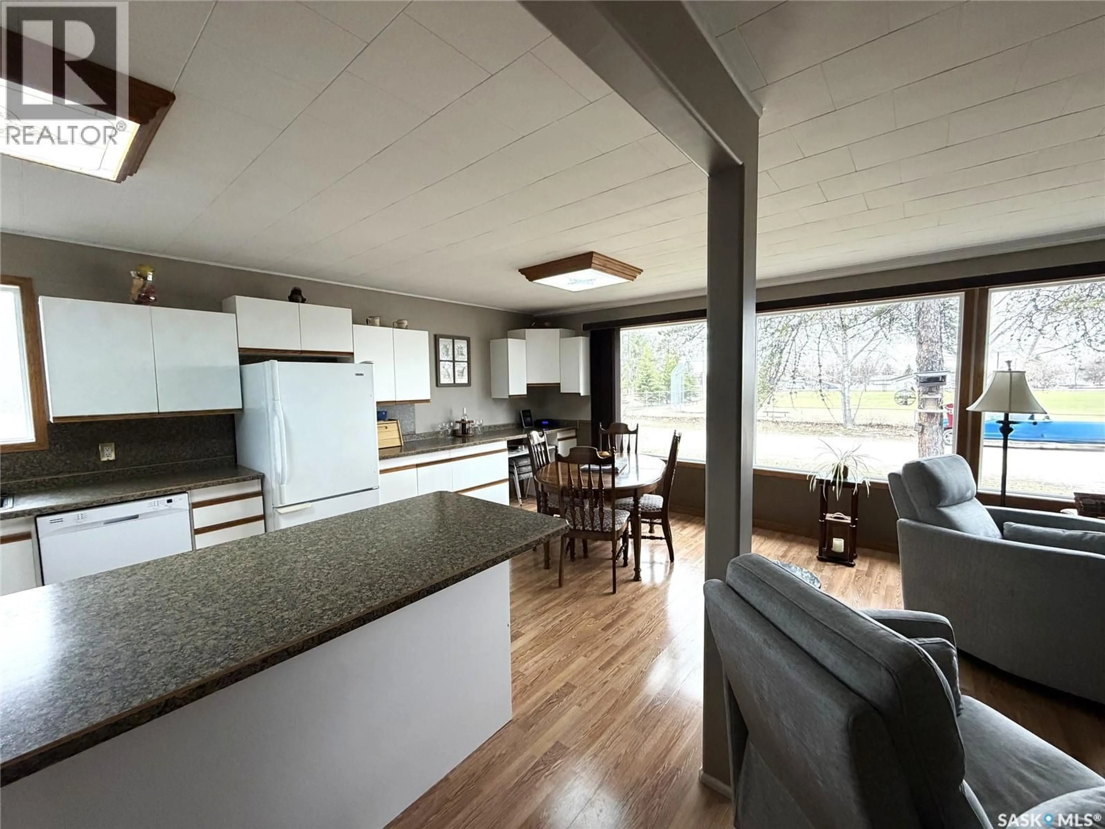 Open concept kitchen, unknown for 724 PRINCE STREET, Hudson Bay Saskatchewan S0E0Y0